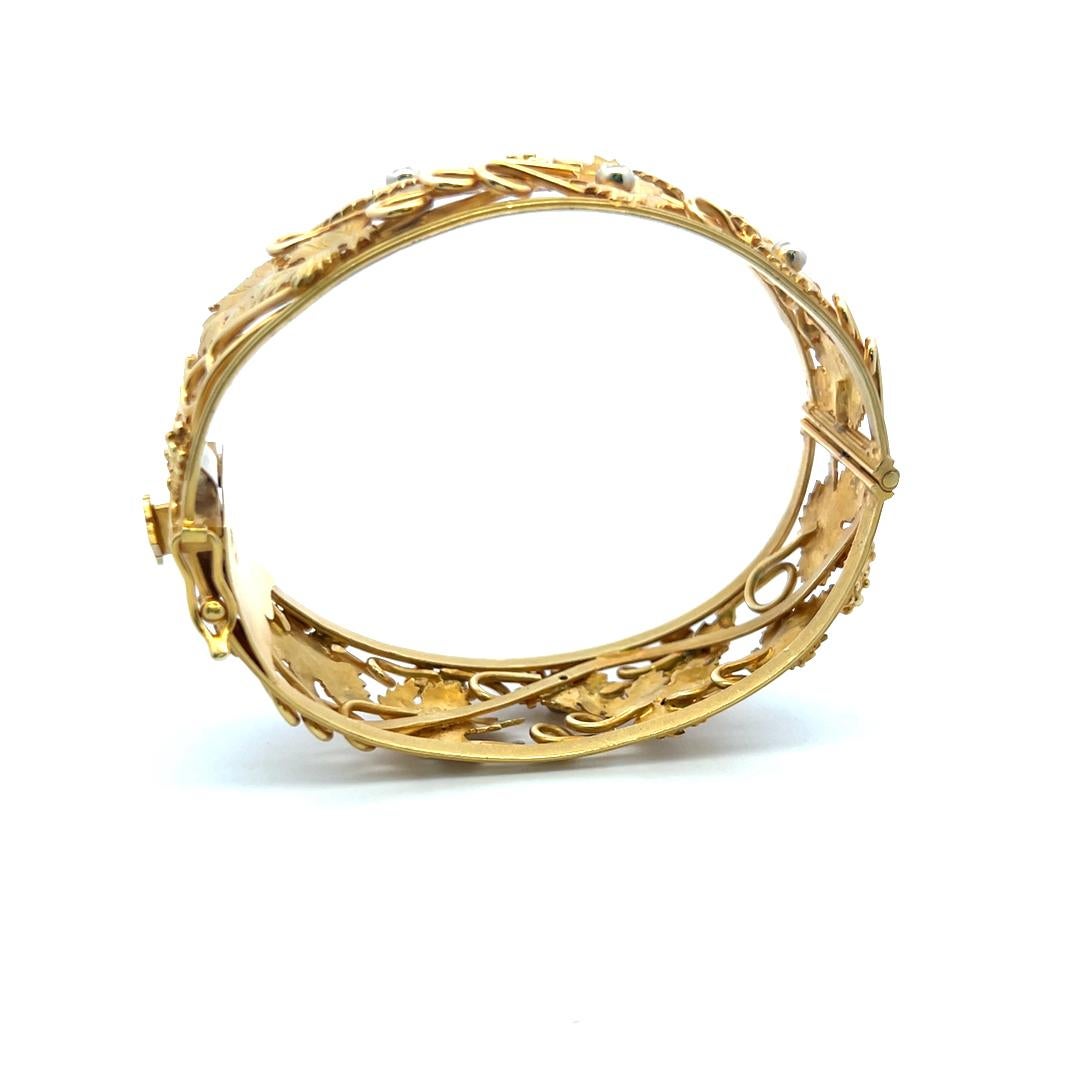 Brilliant Cut 0.06 Carat Round Brilliant G SI Diamond 18 Karat Yellow Gold Bangle Bracelet For Sale