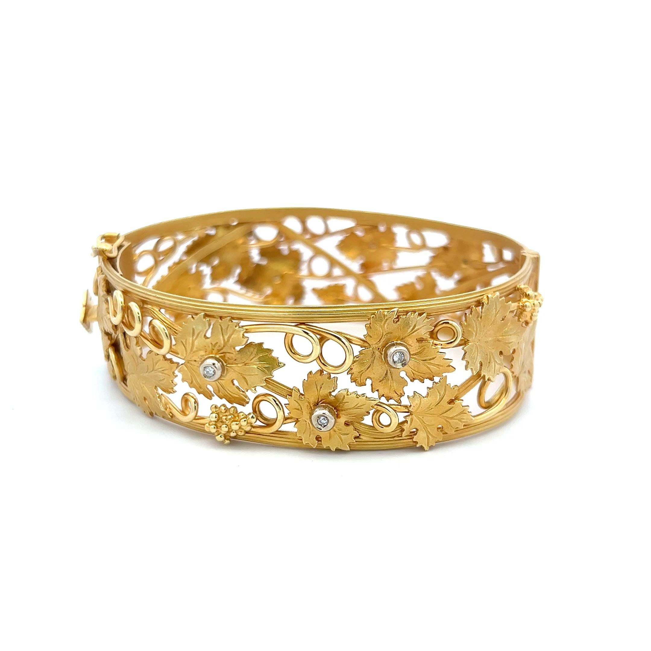0.06 Carat Round Brilliant G SI Diamond 18 Karat Yellow Gold Bangle Bracelet For Sale 2