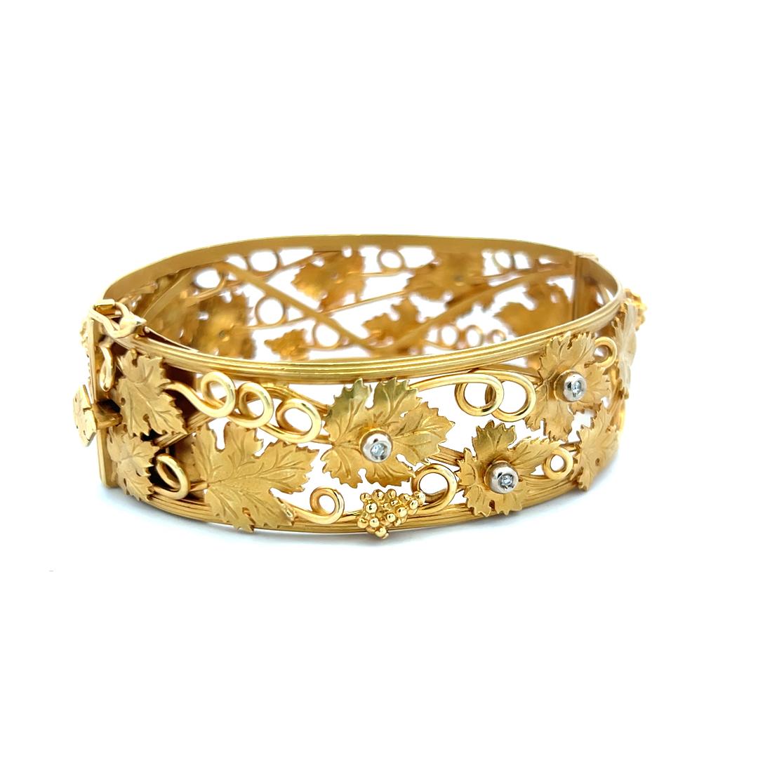 0.06 Carat Round Brilliant G SI Diamond 18 Karat Yellow Gold Bangle Bracelet For Sale 3