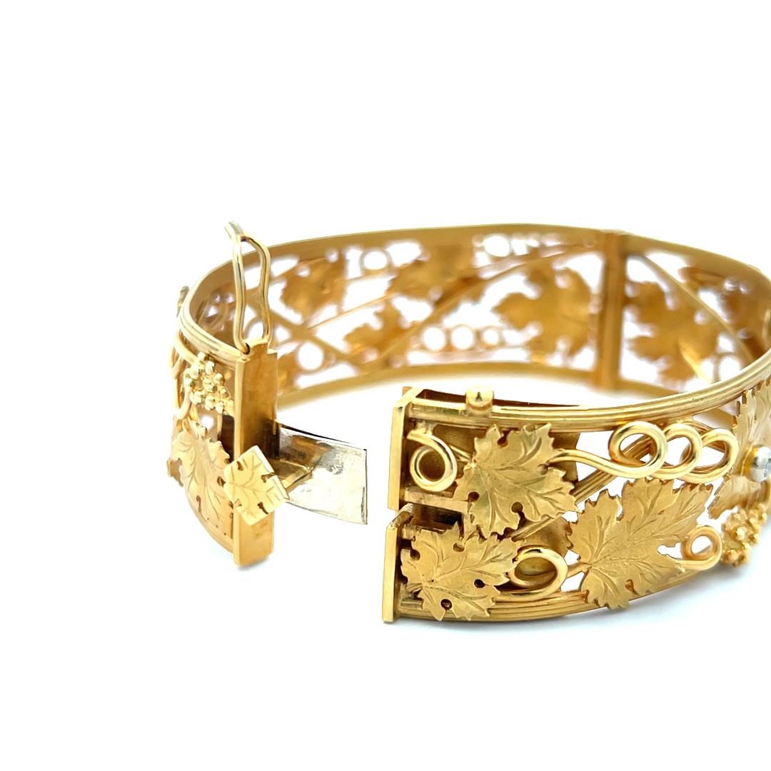 0.06 Carat Round Brilliant G SI Diamond 18 Karat Yellow Gold Bangle Bracelet For Sale 4