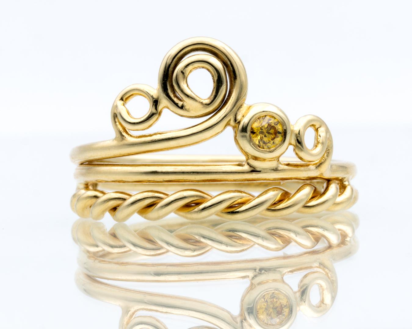 Anillo de moda de oro amarillo de 14 quilates brillante amarillo de 0,06 quilates Moderno en venta