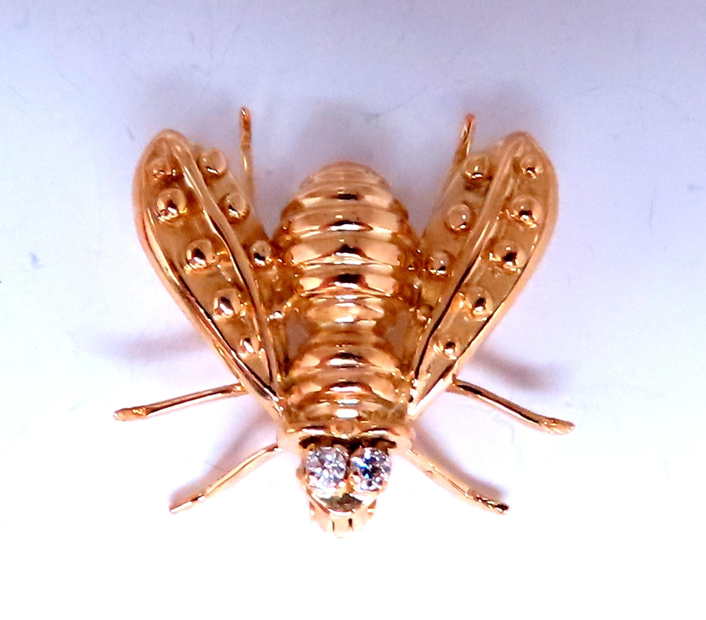 Round Cut 0.06ct natural diamonds 3D Still Life Honey Bee 14kt Gold 12565 For Sale