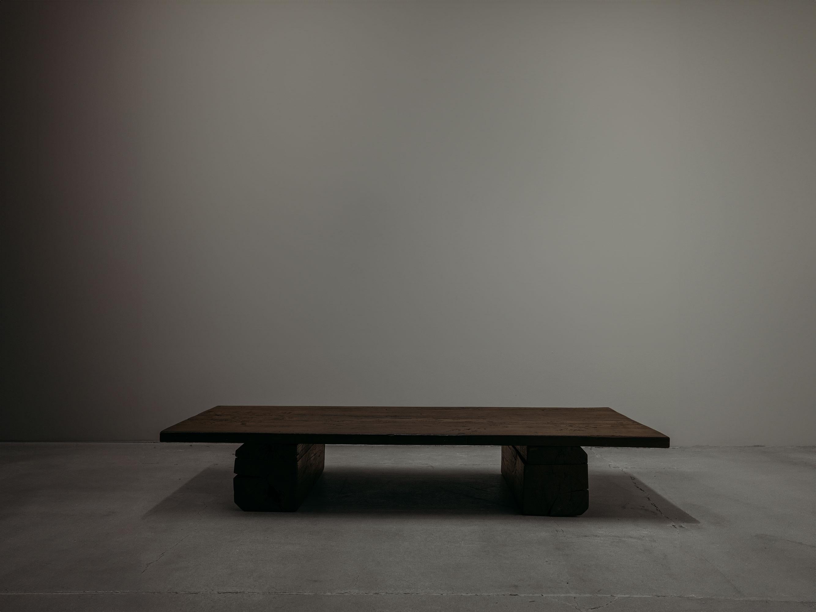 007 Relic Coffee Table In New Condition For Sale In Westlake Village, CA