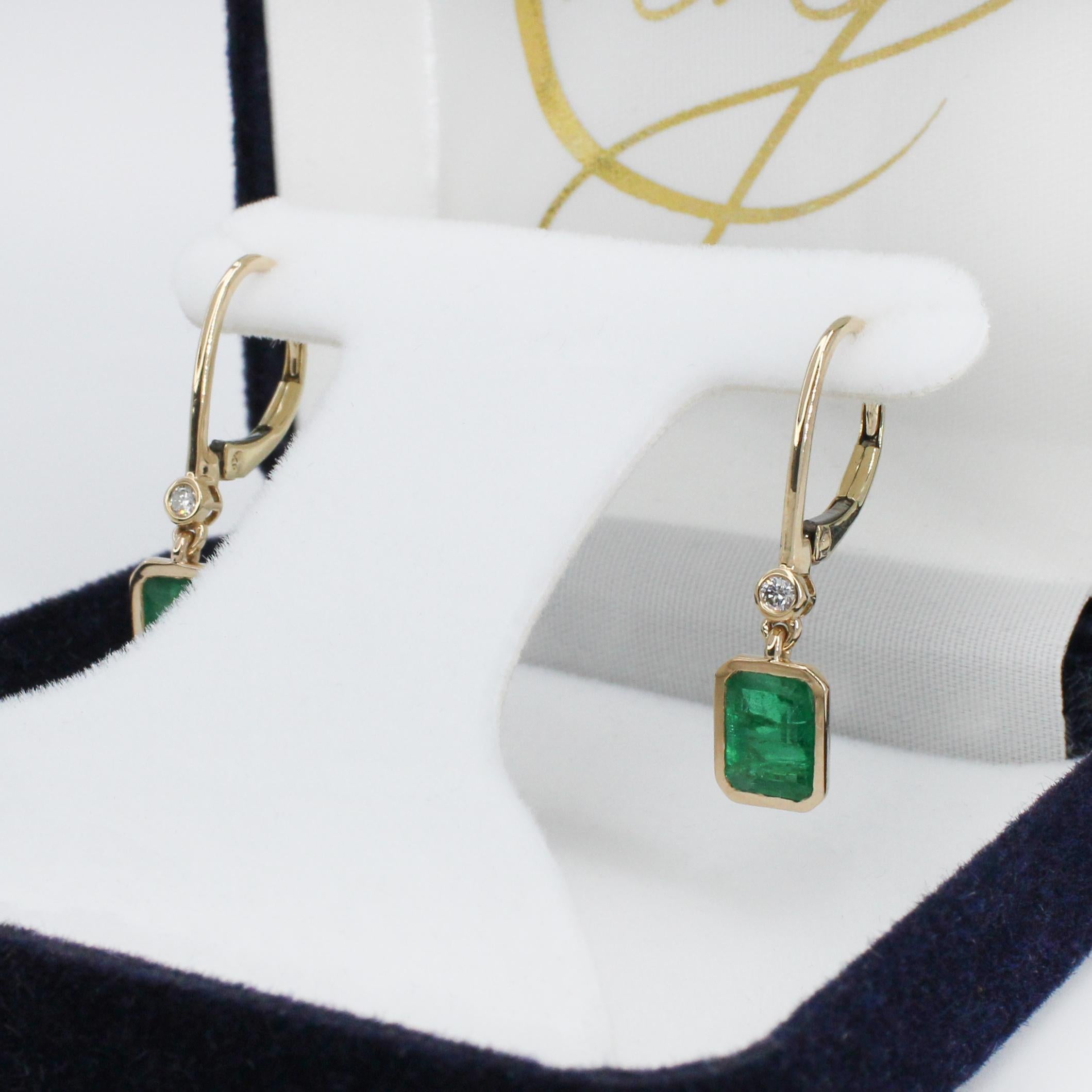 2.35cts Emerald Diamond Hoop Earrings in 14K Gold  Emerald Cut 7x5mm For Sale 2