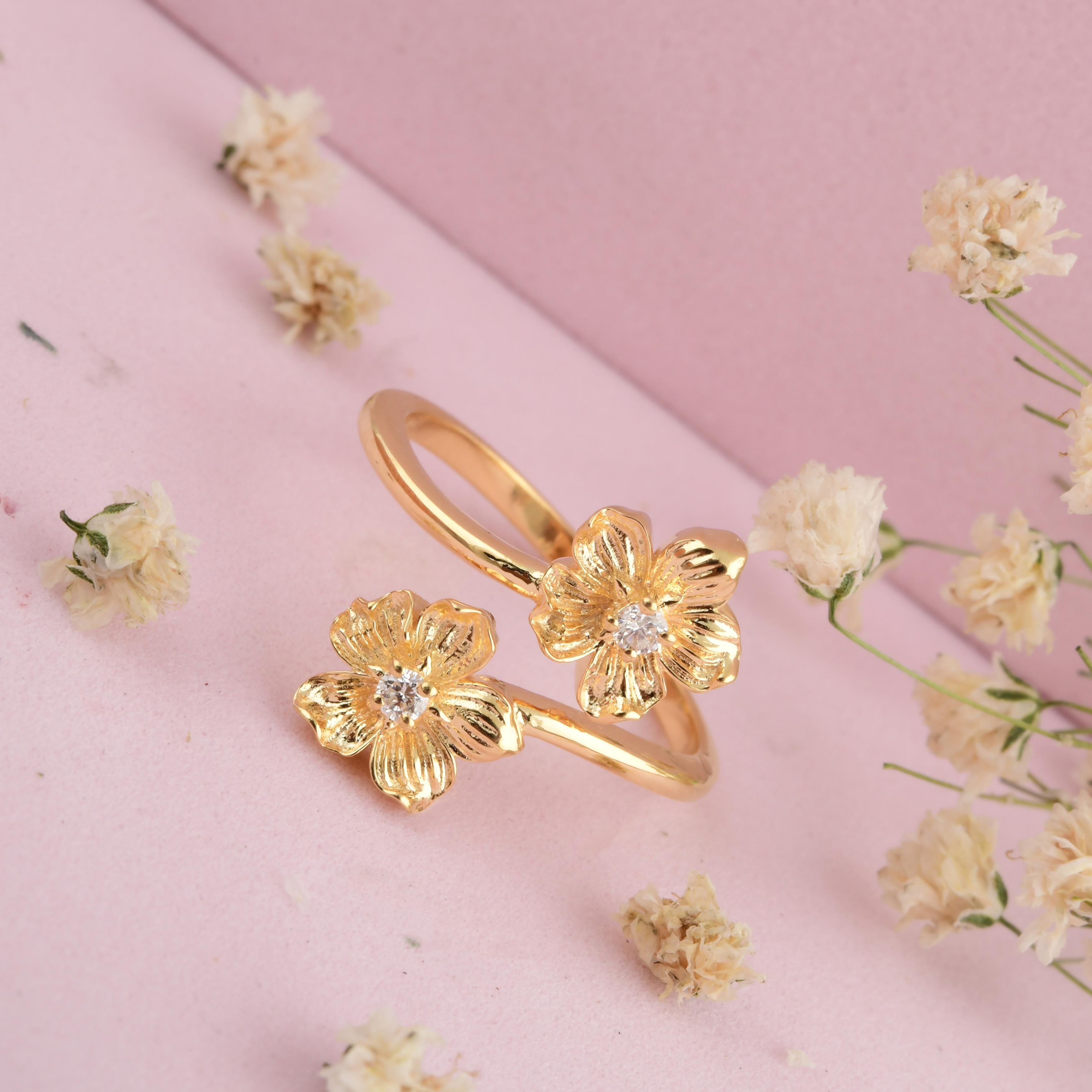 Women's 0.08 Carat SI/H Round Brilliant Diamond Wrap Flower Ring 14 Karat Yellow Gold For Sale