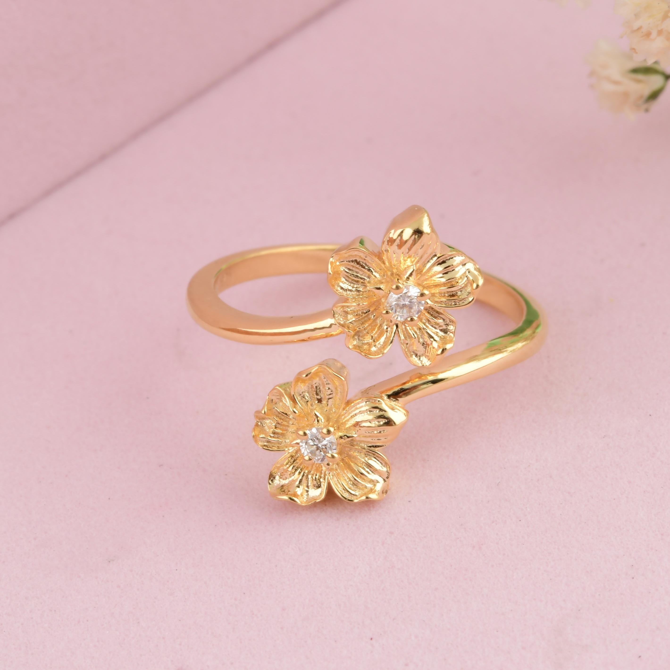 0.08 Carat SI/H Round Brilliant Diamond Wrap Flower Ring 14 Karat Yellow Gold For Sale 1