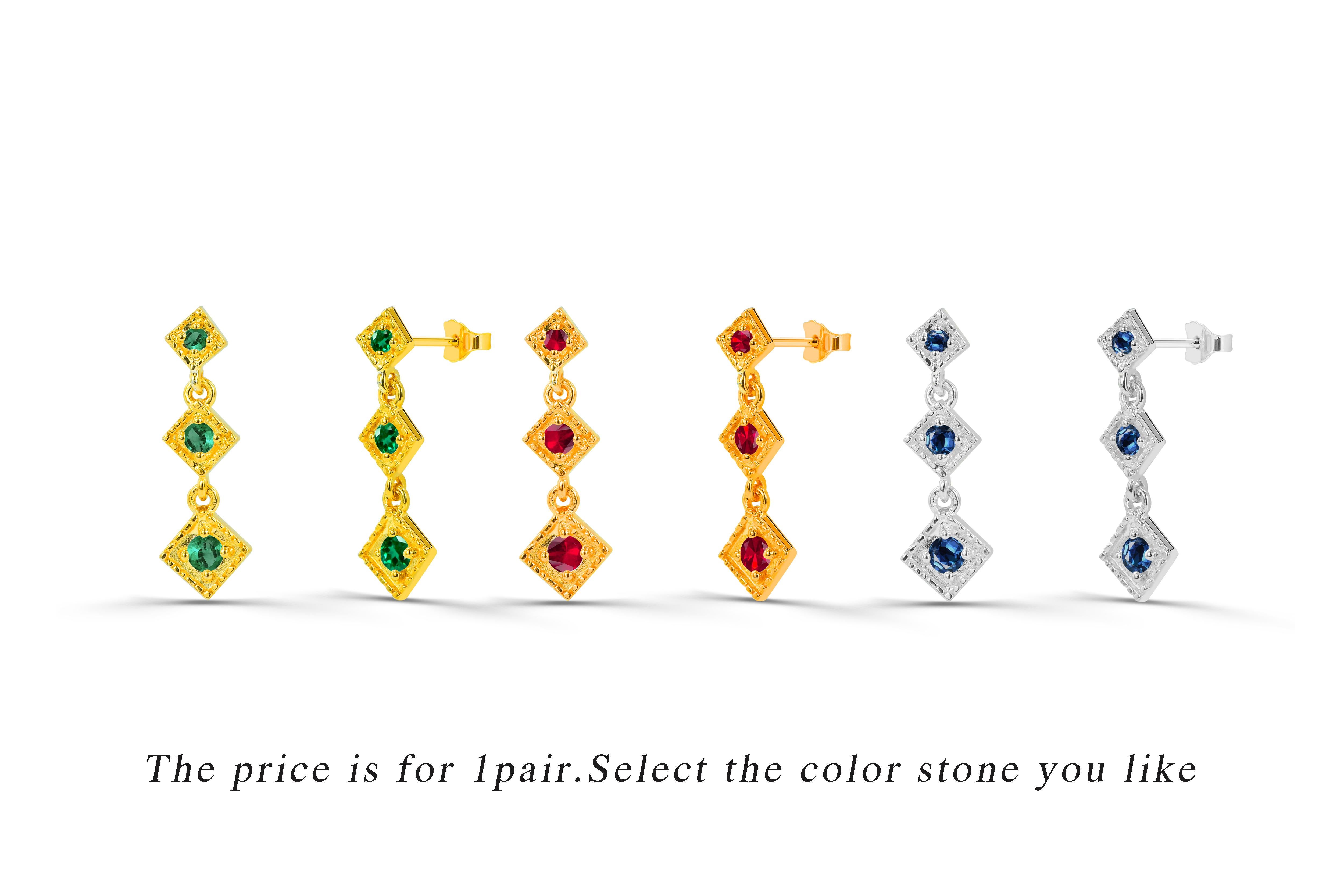 0.09 Ct Stone Emerald, Ruby and Sapphire Studs Earrings in 14K Gold In New Condition For Sale In Bangkok, TH