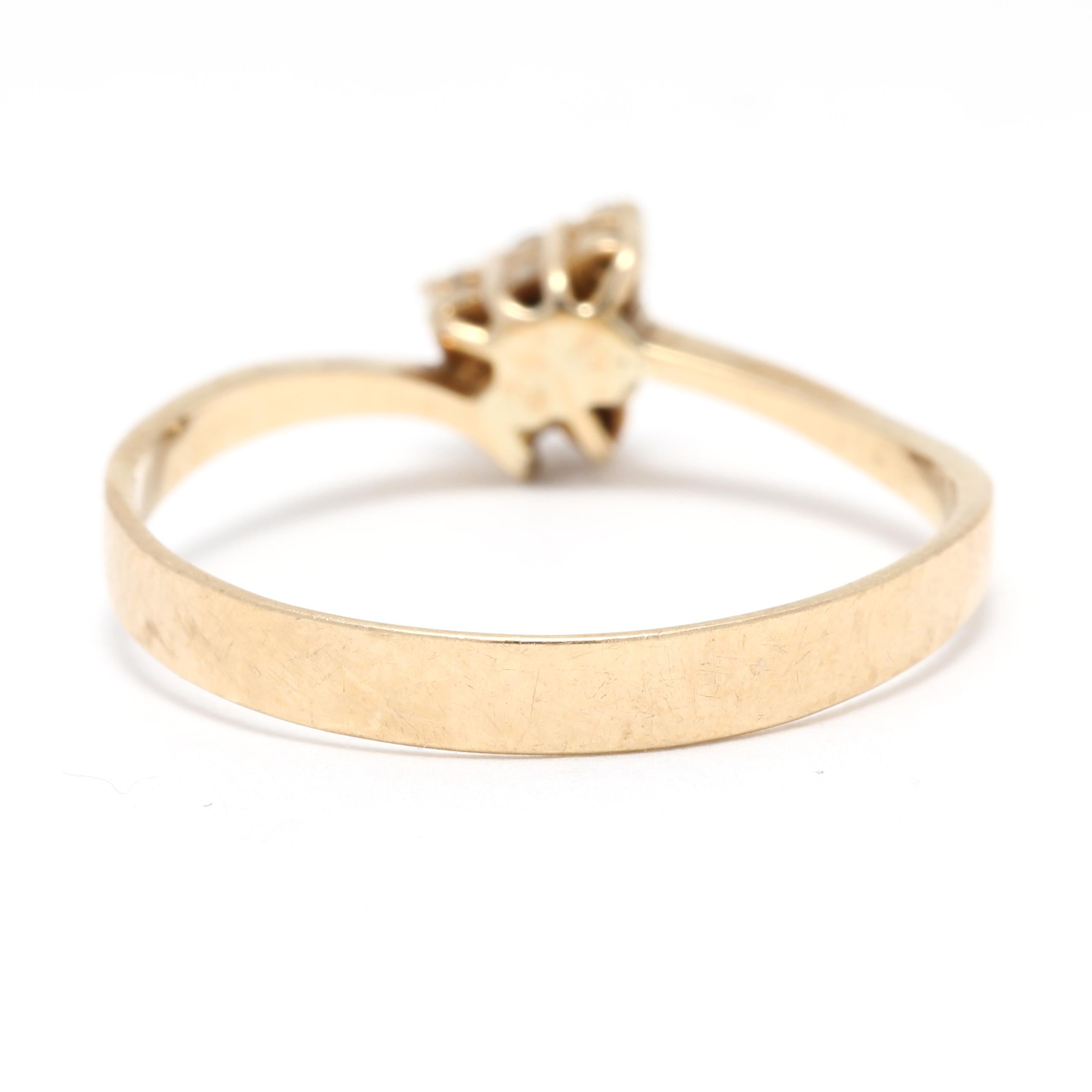 Brilliant Cut 0.09ctw Diamond Arrow Ring, 14k Yellow Gold, Ring, Simple Diamond Ring For Sale