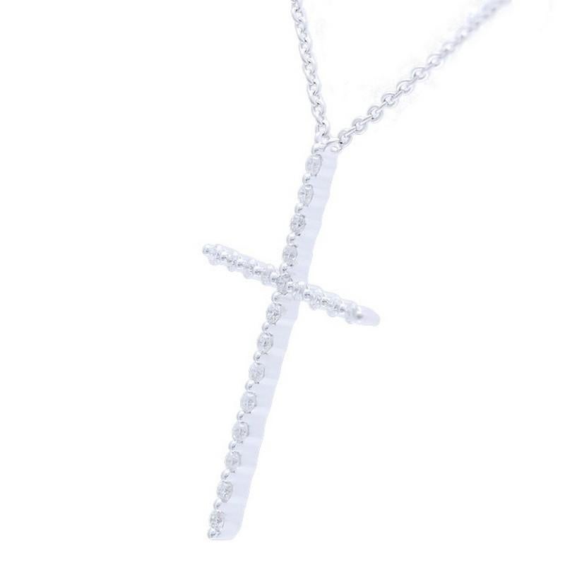 Round Cut 0.1 Carat Diamonds Cross Necklace in 14K White Gold For Sale