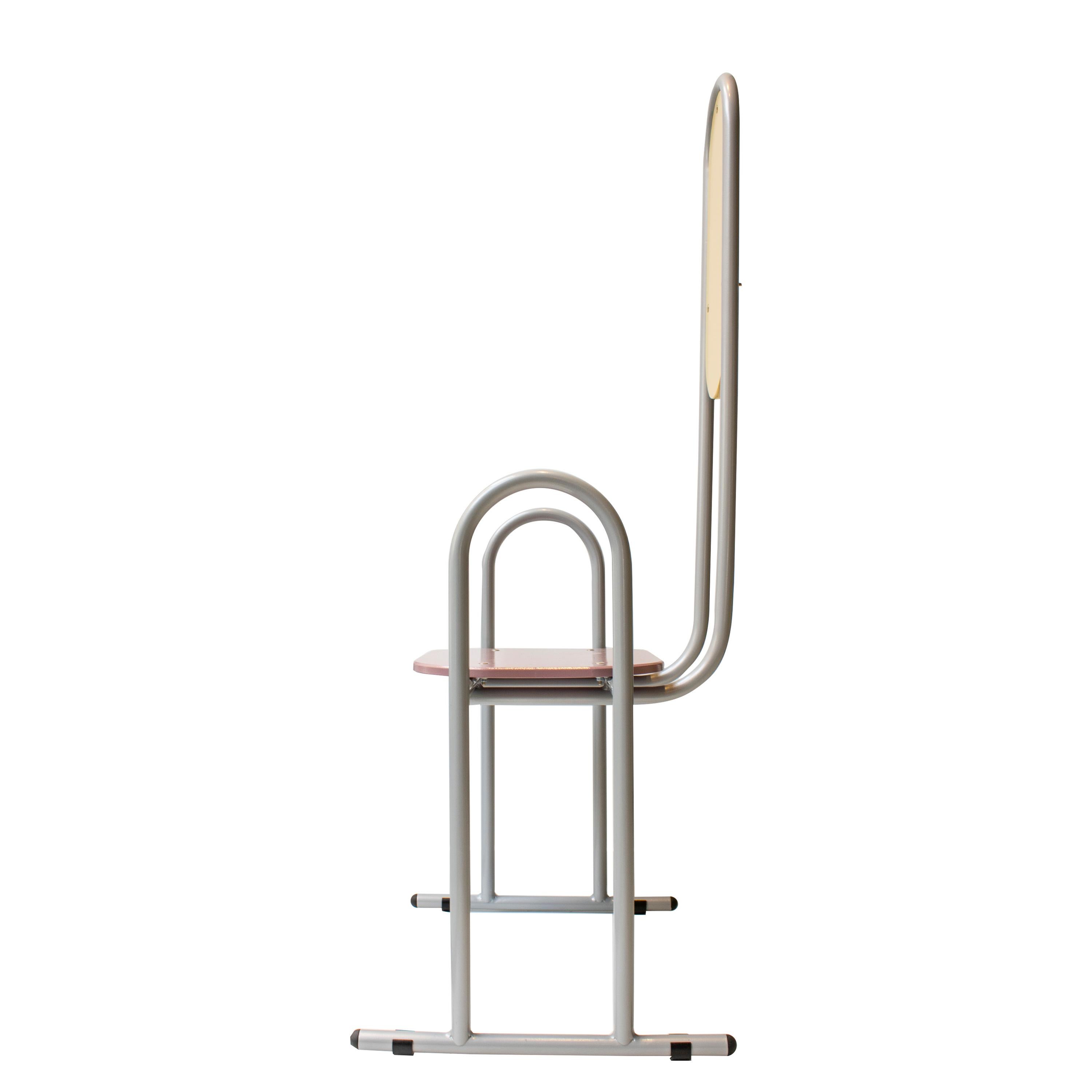 Poltrona progettata e realizzata a mano da Fun Furniture For Friends in metallo laccato.

BIO:

Francisco Jordán è un designer cileno nato a Santiago del Cile nel 1983 e residente a Madrid. An He è il creatore di Fun Furniture For Friends, una linea