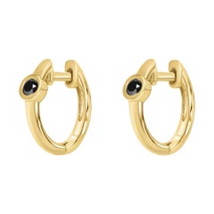 Shlomit Rogel Boucles d'oreilles créoles Huggie en or jaune 14 carats et diamants noirs de 0,10 carat