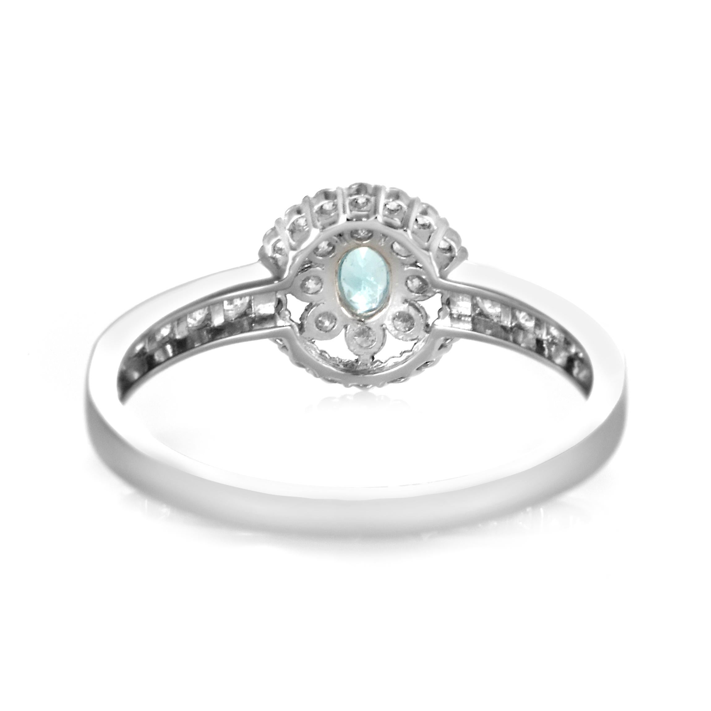 Anello con tormalina brasiliana Paraiba e diamanti da 0.10 carati con incastonatura in platino in vendita 7