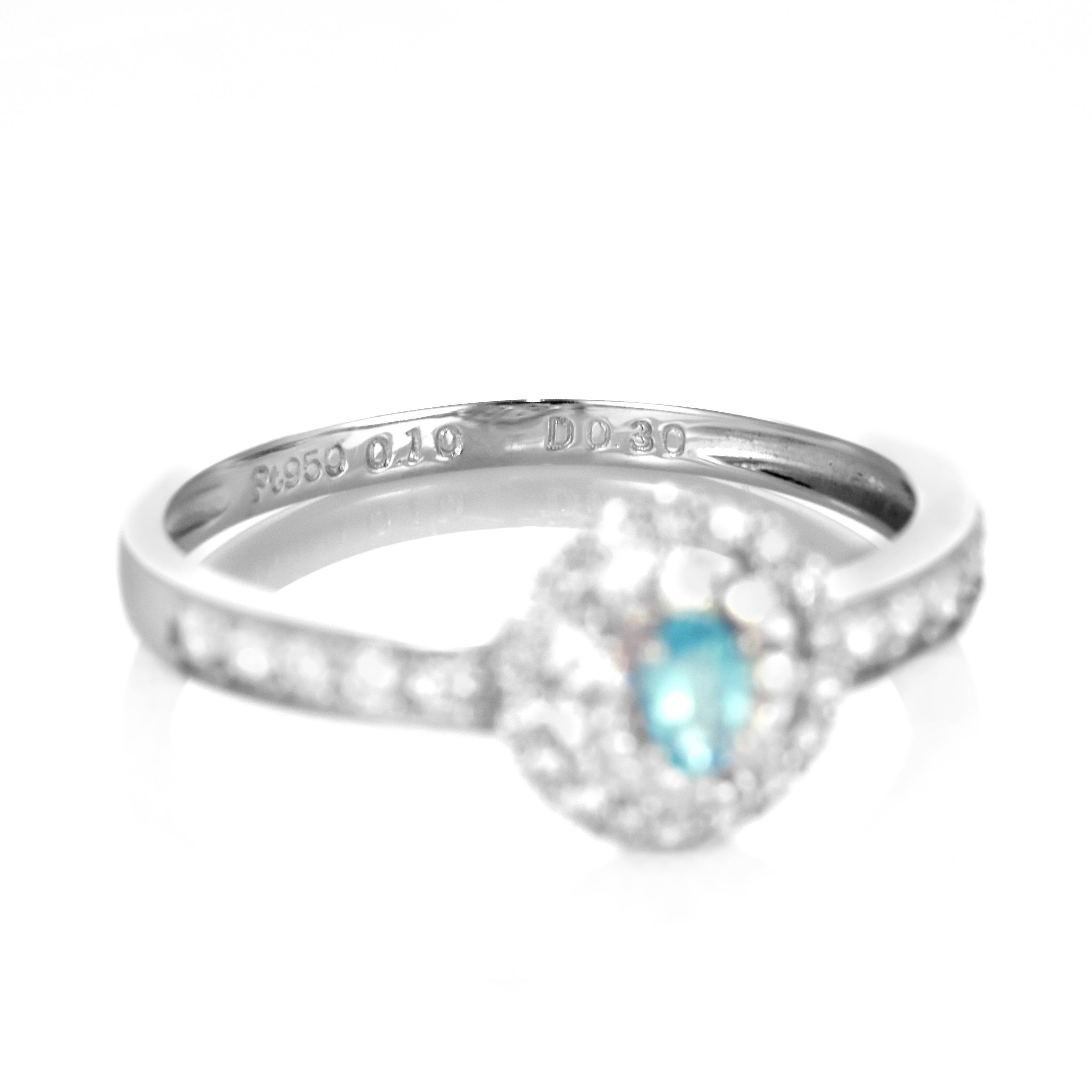 Anello con tormalina brasiliana Paraiba e diamanti da 0.10 carati con incastonatura in platino in vendita 3