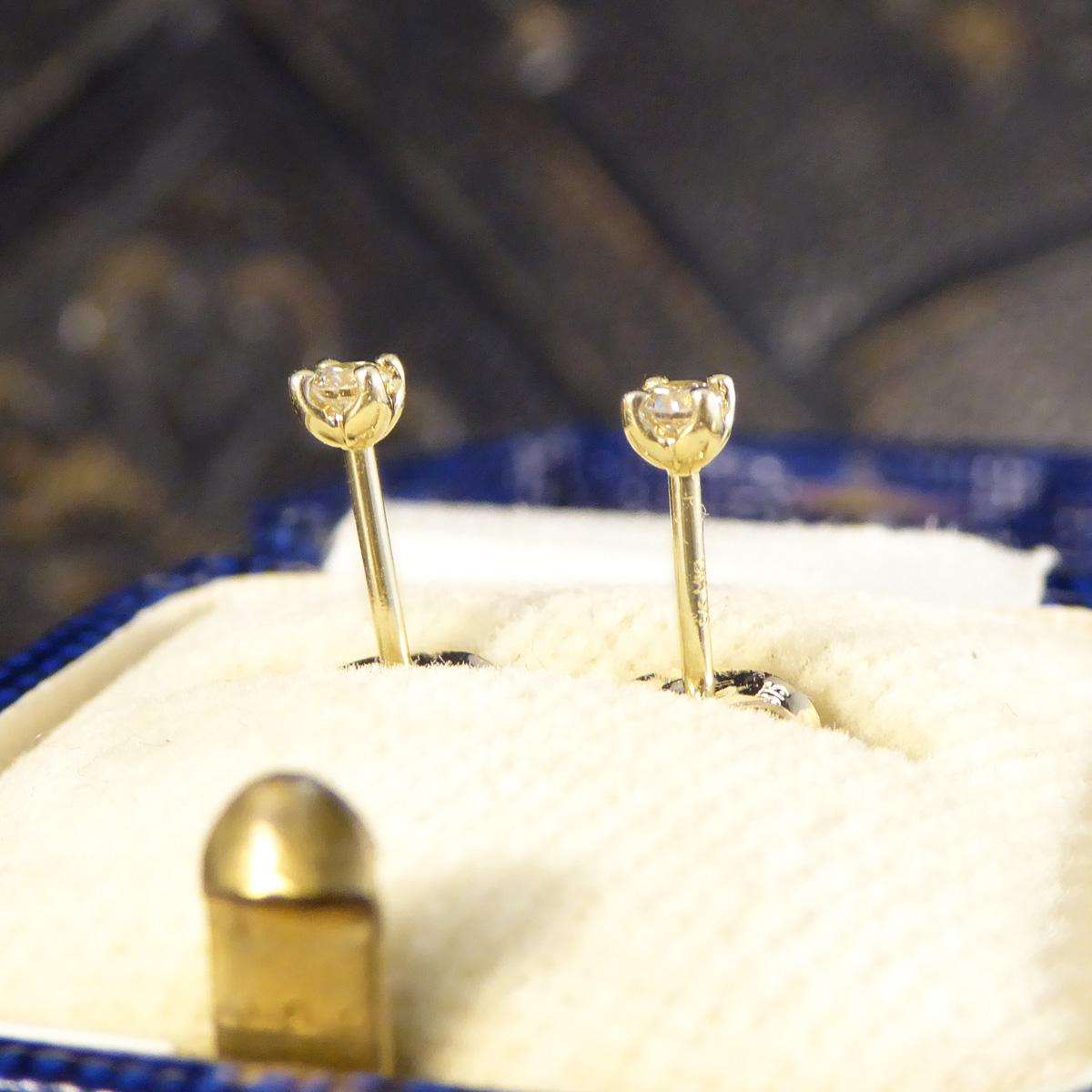 Women's or Men's 0.10ct Diamond Stud Earrings in Yellow Gold