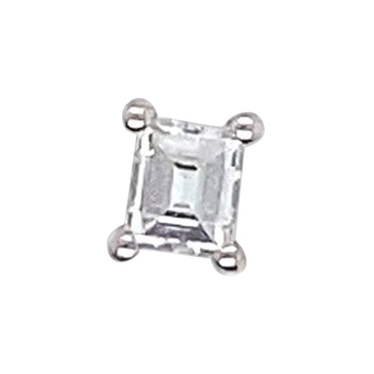 0,10 Karat G/VS Ein einzelner Smaragd-Diamant-Ohrstecker aus 18 Karat Weißgold im Angebot