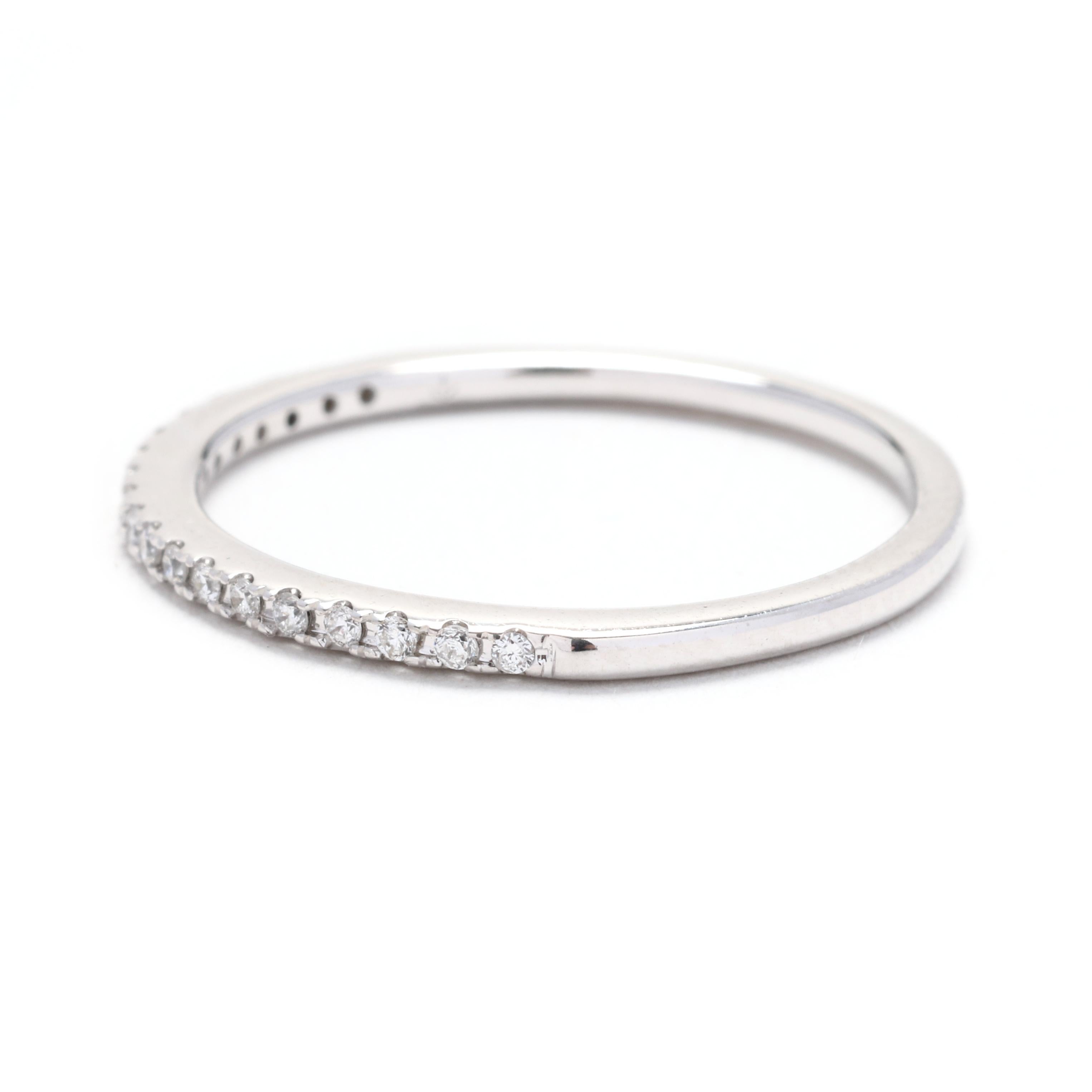 0,10 Karat Diamant dünner Ring, 14k Weißgold, Ring Größe 7, stapelbar im Zustand „Gut“ in McLeansville, NC