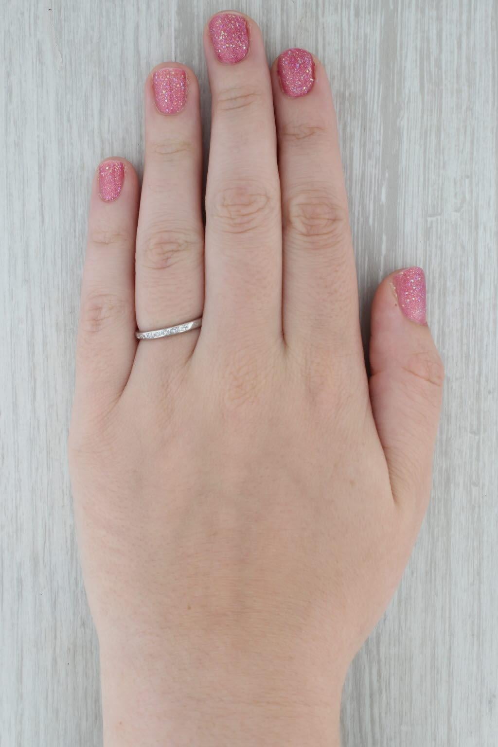 0.10ctw Diamond Wedding Band 18k Gold Size 7.75 Stackable Ring Art Deco 1920s For Sale 3