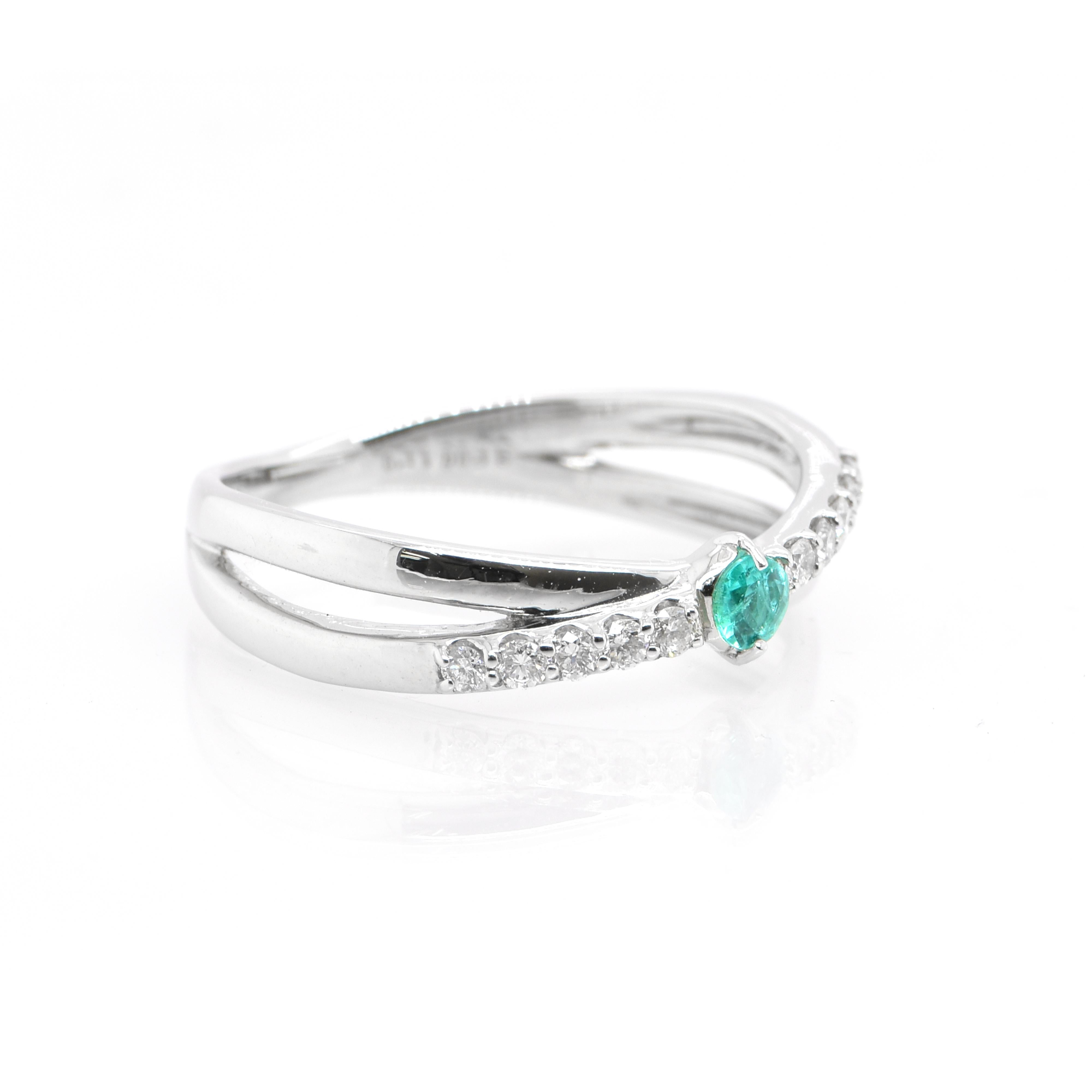 0.11 Carat Natural, Paraiba Tourmaline and Diamond Ring Set in Platinum In New Condition In Tokyo, JP