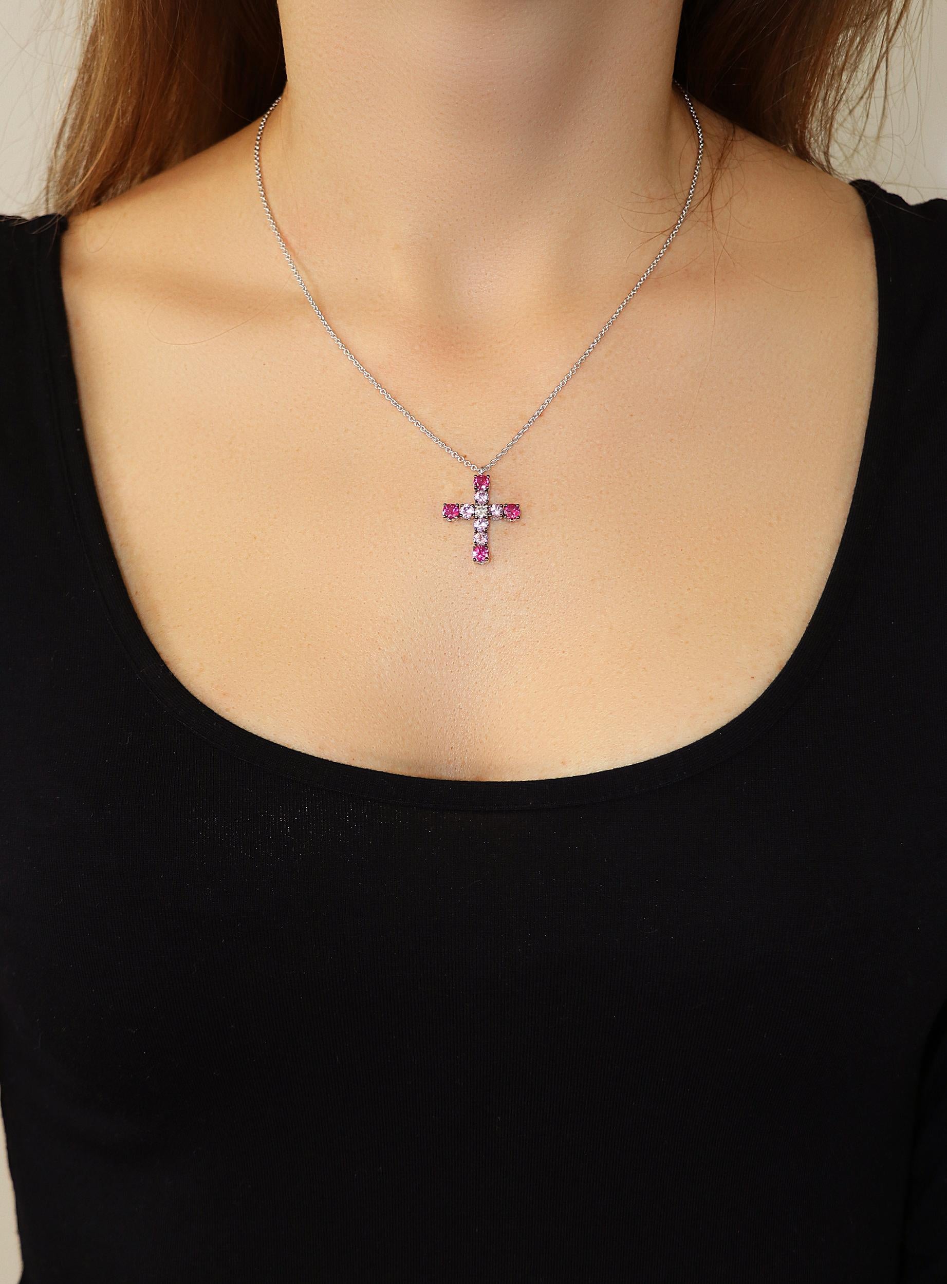 0.11 GVS Diamond 0.96 Pink Sapphire 0.95 Ruby 18 Karat White Gold Cross Necklace In New Condition For Sale In Valenza, IT