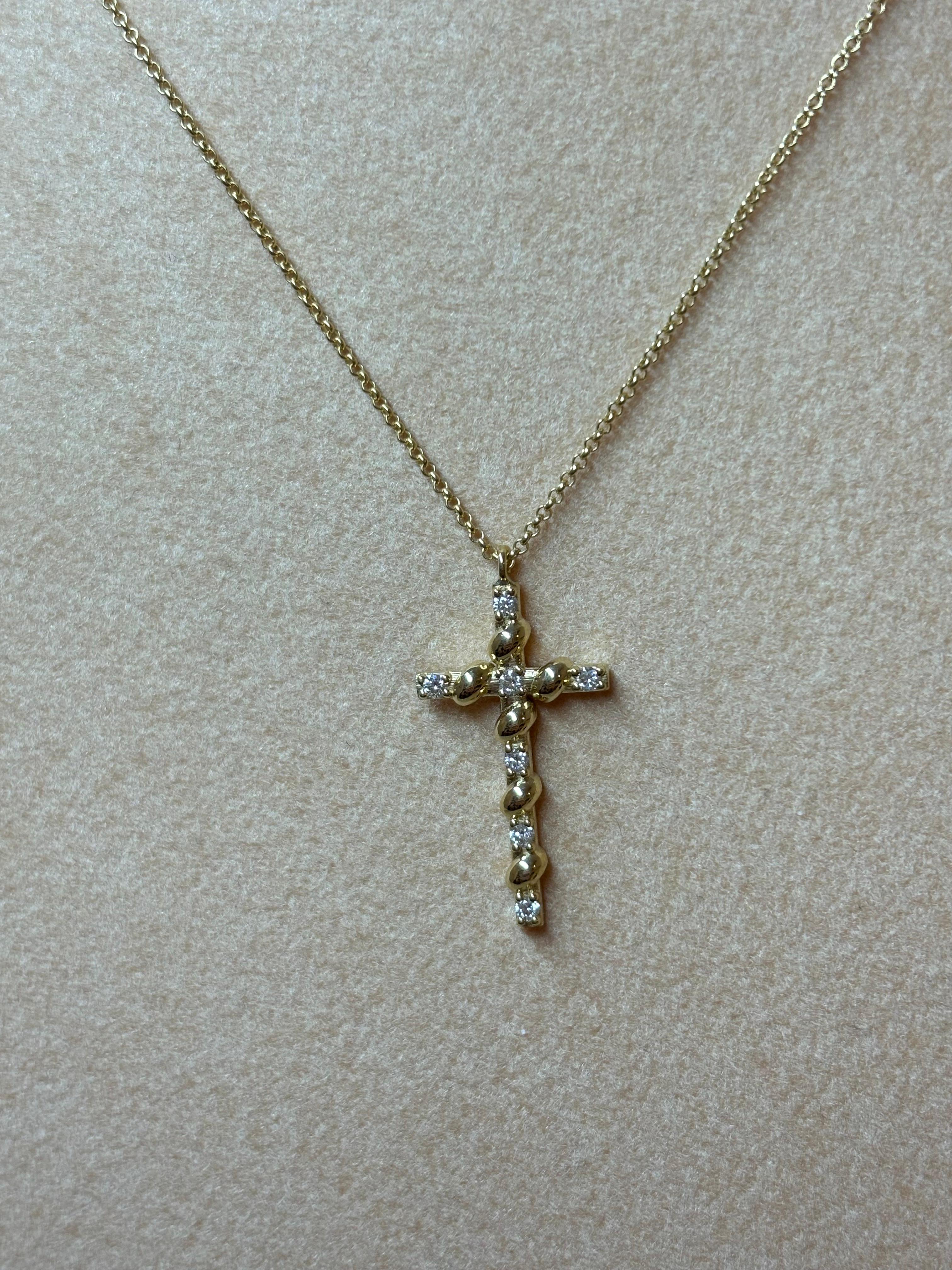 Diamond Cross Necklace, 18K Gold 16inch Chain, 0.11cts natural diamonds For Sale 4