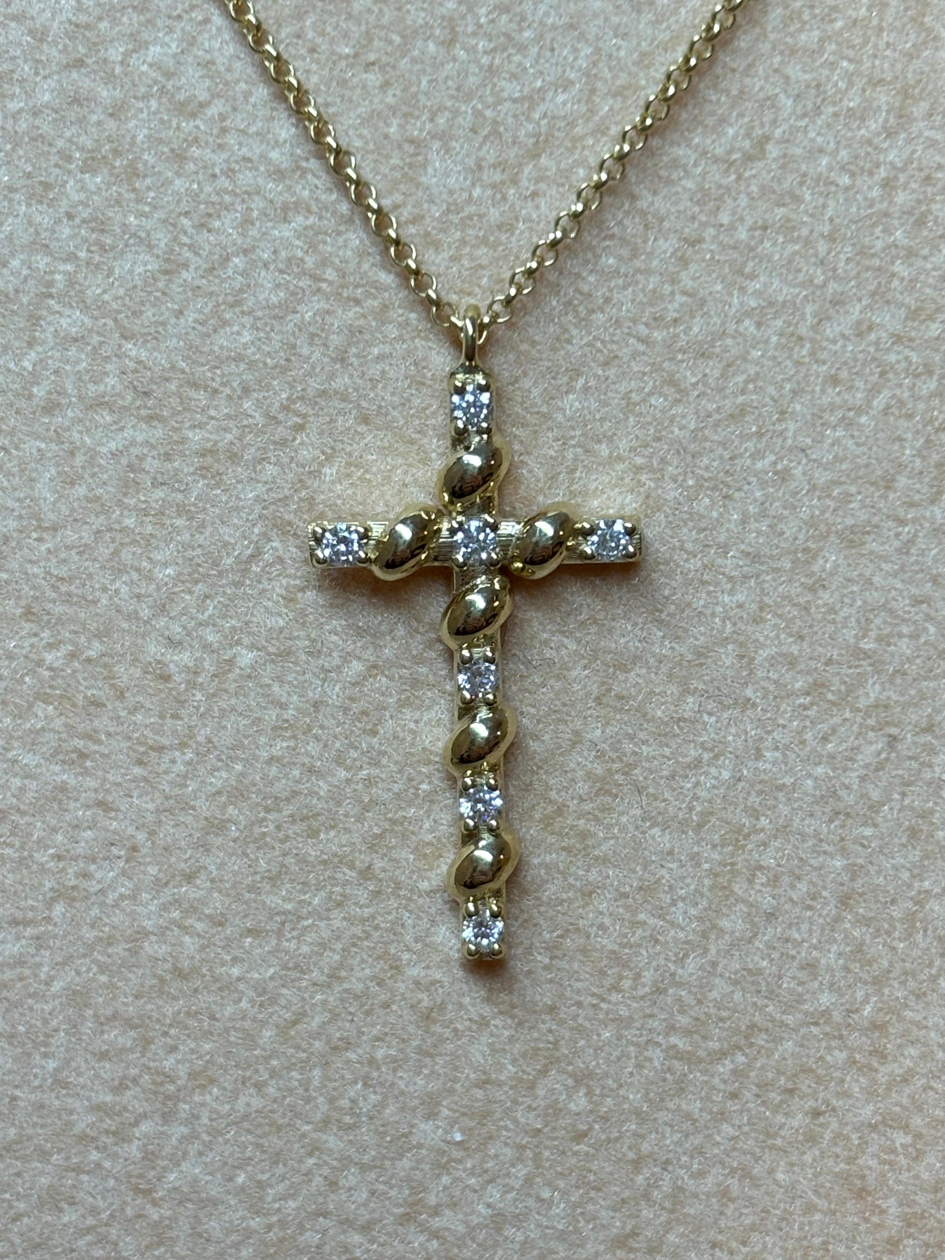 Diamond Cross Necklace, 18K Gold 16inch Chain, 0.11cts natural diamonds For Sale 7