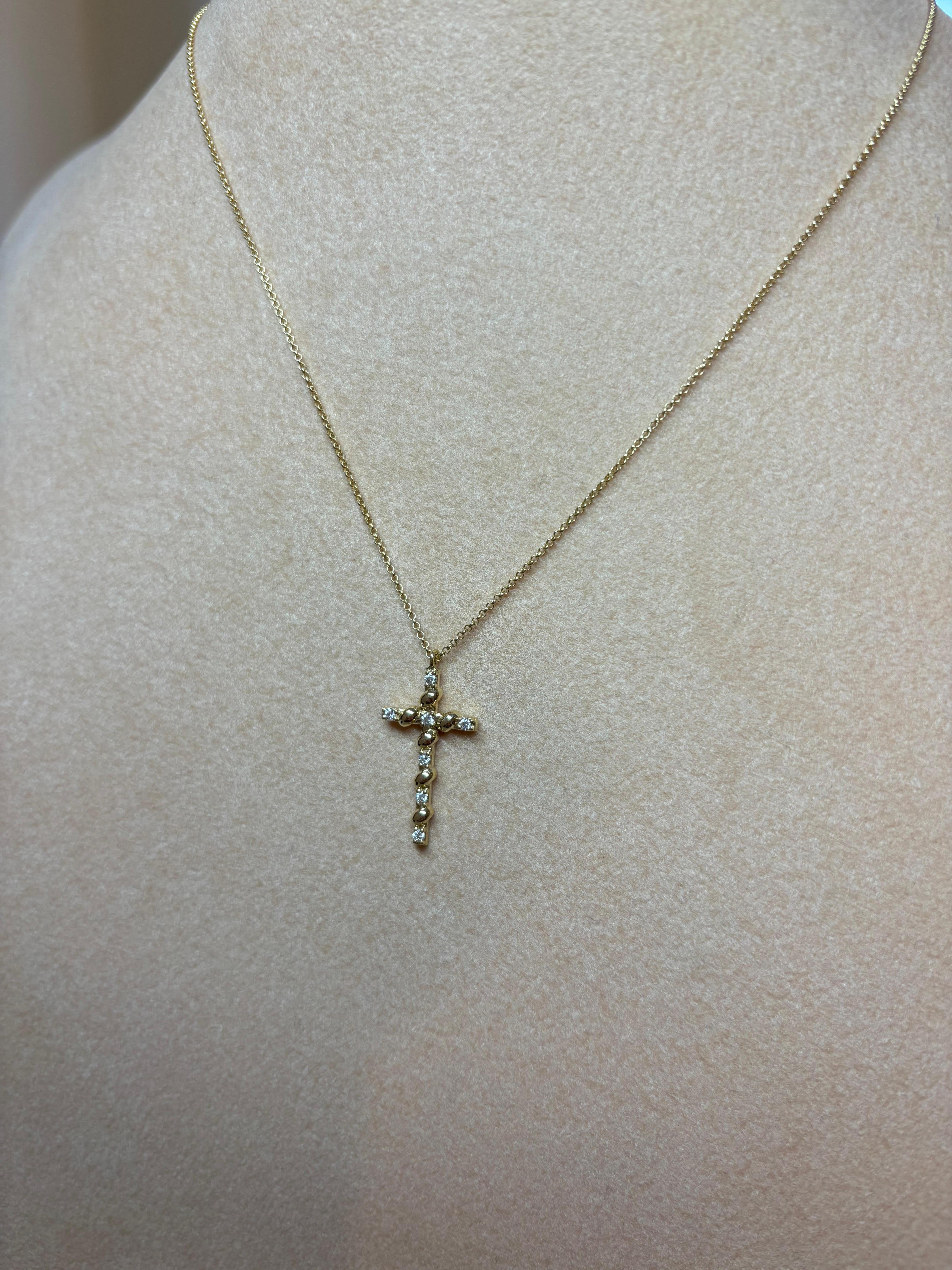 Diamond Cross Necklace, 18K Gold 16inch Chain, 0.11cts natural diamonds For Sale 9