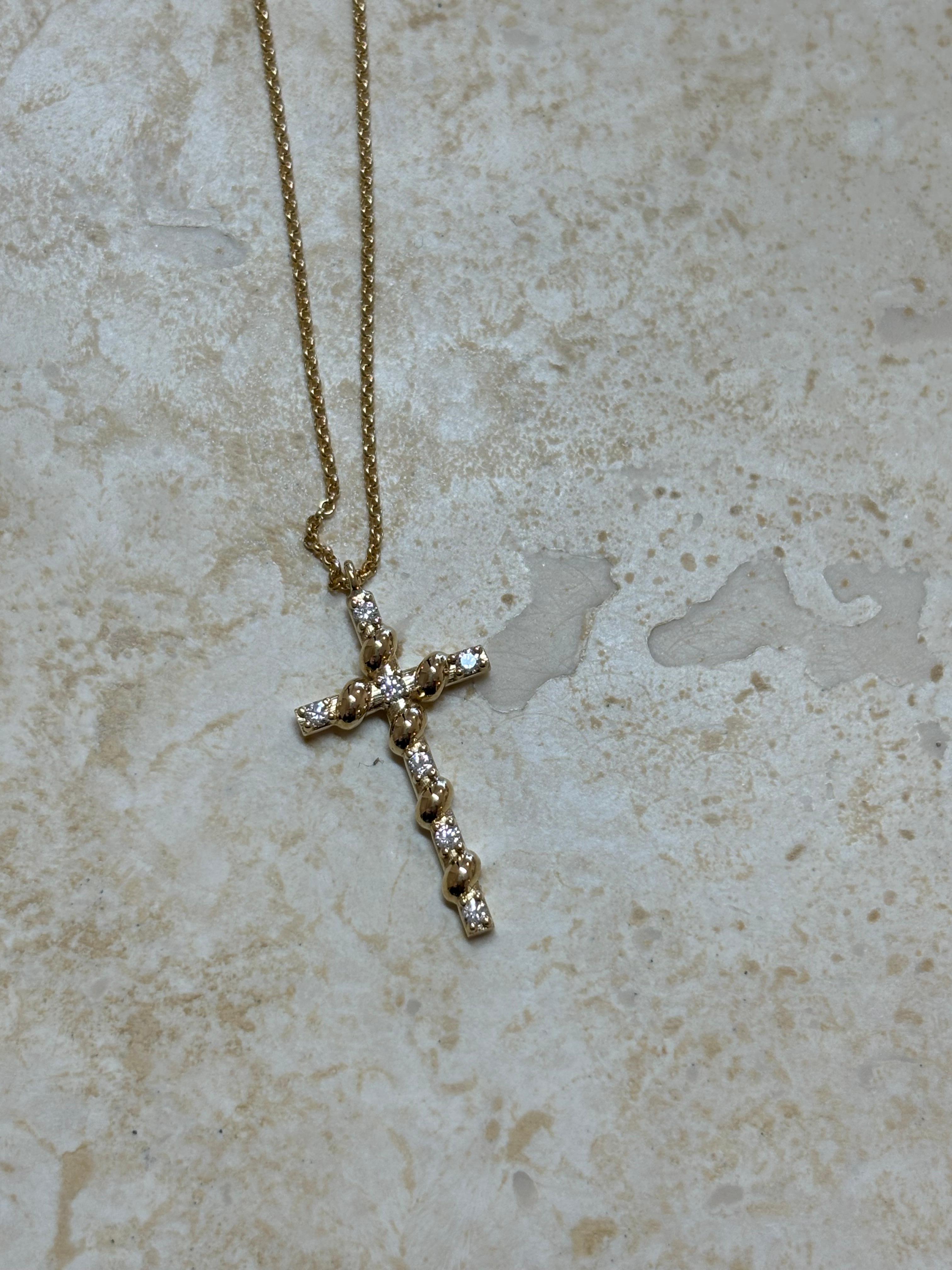 Diamond Cross Necklace, 18K Gold 16inch Chain, 0.11cts natural diamonds In New Condition For Sale In Nicosia, CY