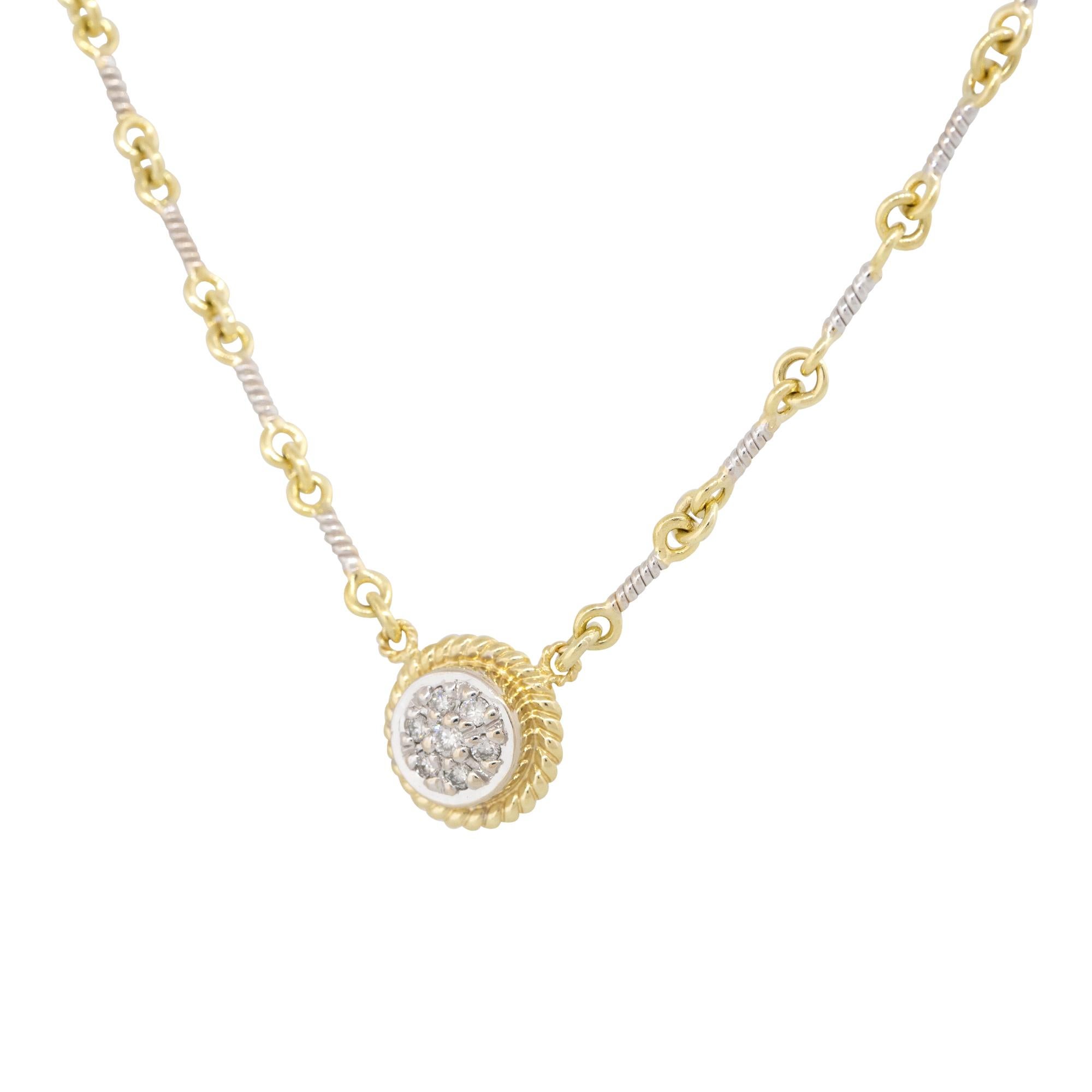 Collana con ciondolo a forma di link con diamante da 0,12 carati 18 carati In magazzino In condizioni ottime in vendita a Boca Raton, FL