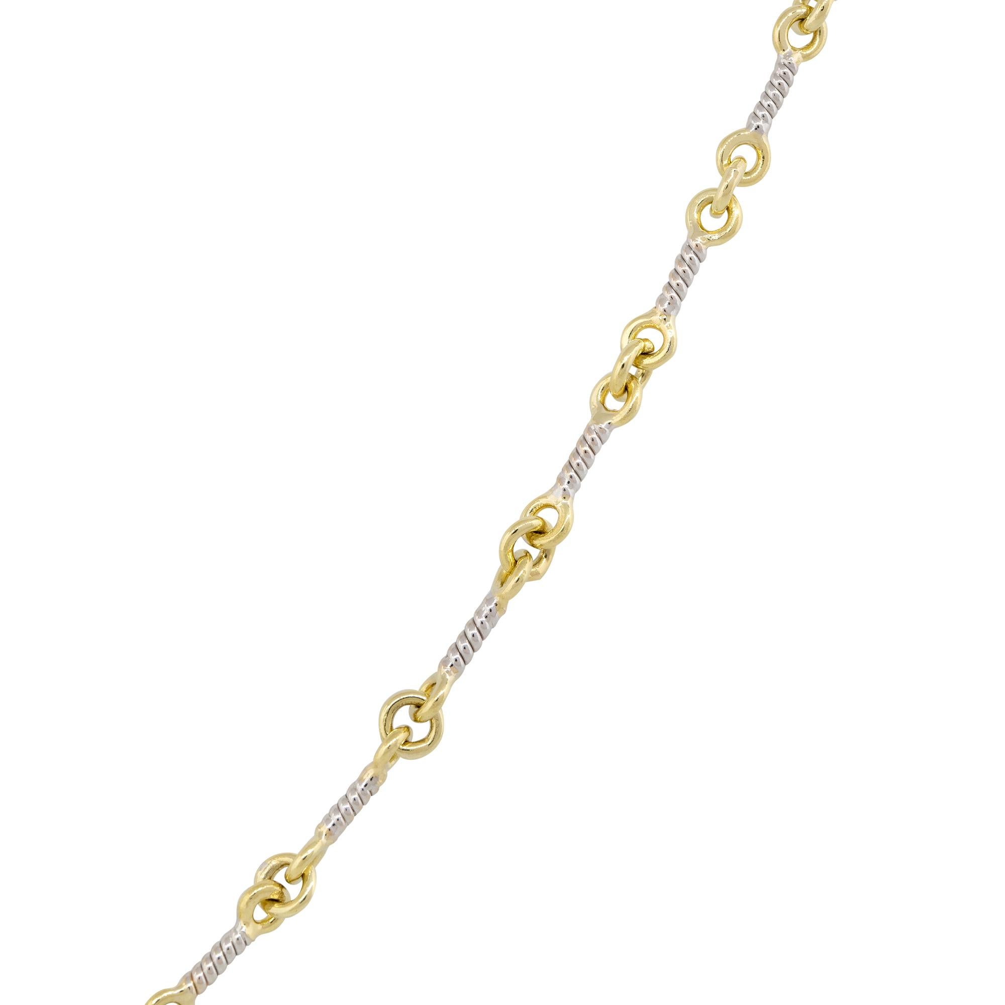 Collana con ciondolo a forma di link con diamante da 0,12 carati 18 carati In magazzino in vendita 1