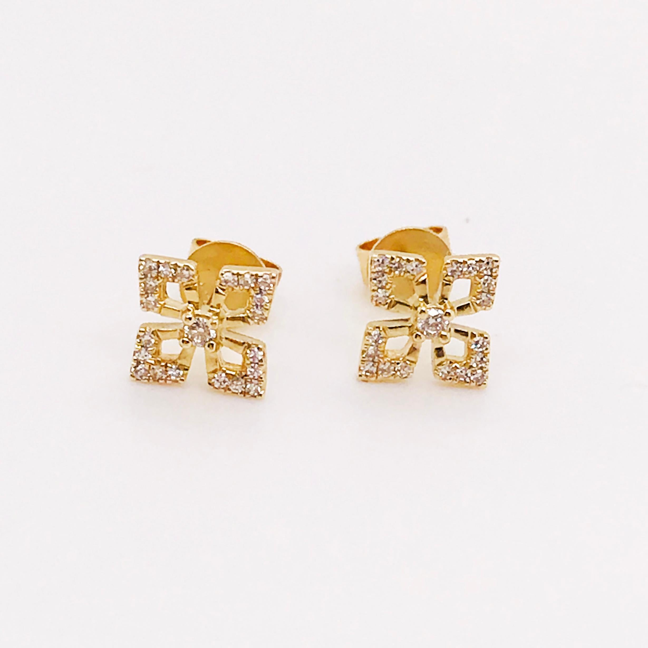 Round Cut 0.12 Carat Diamond Petal Clover Earring Studs in 14 Karat Yellow Gold