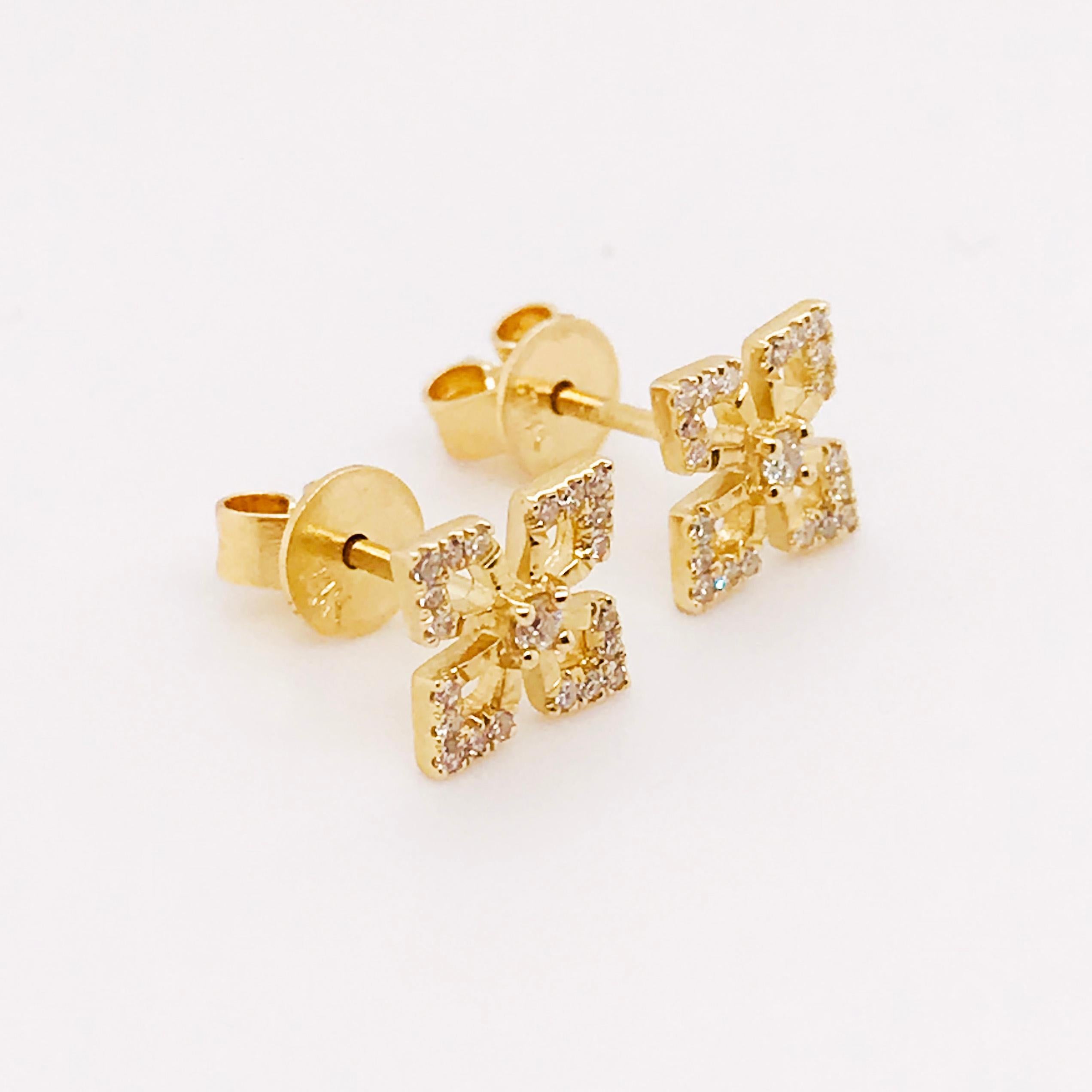 0.12 Carat Diamond Petal Clover Earring Studs in 14 Karat Yellow Gold In New Condition In Austin, TX