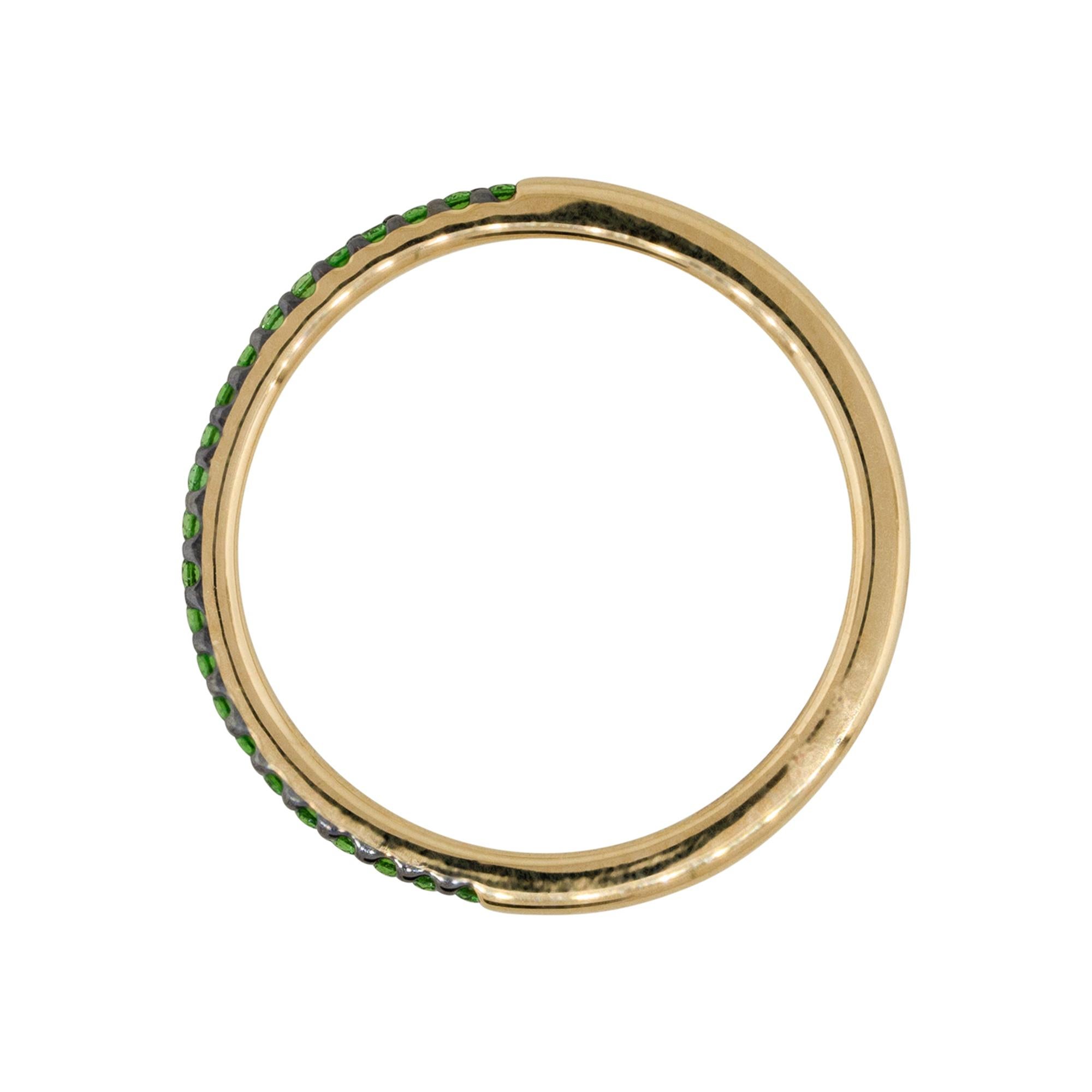 0.12 Carat Round Emerald Halfway Ring 18 Karat in Stock In New Condition For Sale In Boca Raton, FL