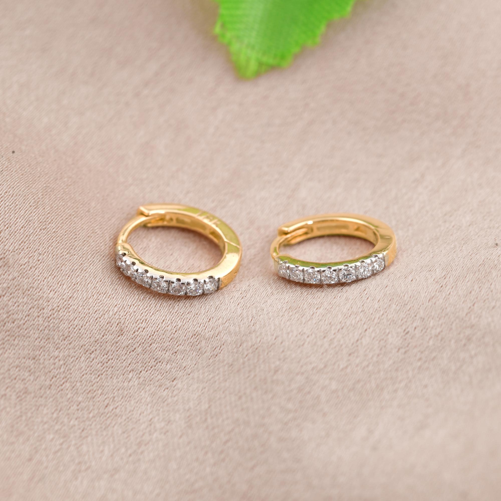 Round Cut 0.12 Carat SI/H Round Brilliant Cut Diamond Hoop Earrings 18 Karat Yellow Gold For Sale