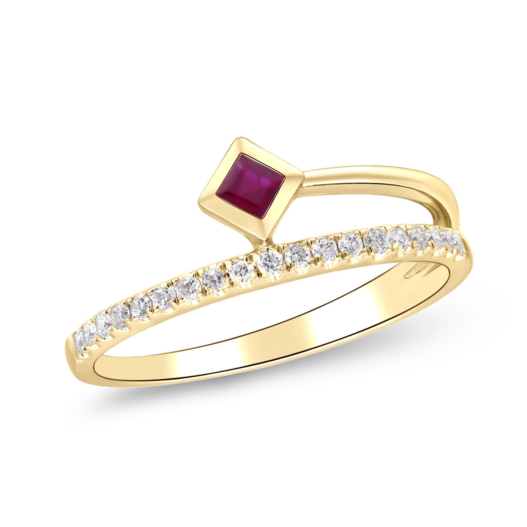 Art Deco 0.12 Carat Square-Cut Ruby With Diamond Accents 14K Yellow Gold Ring For Sale
