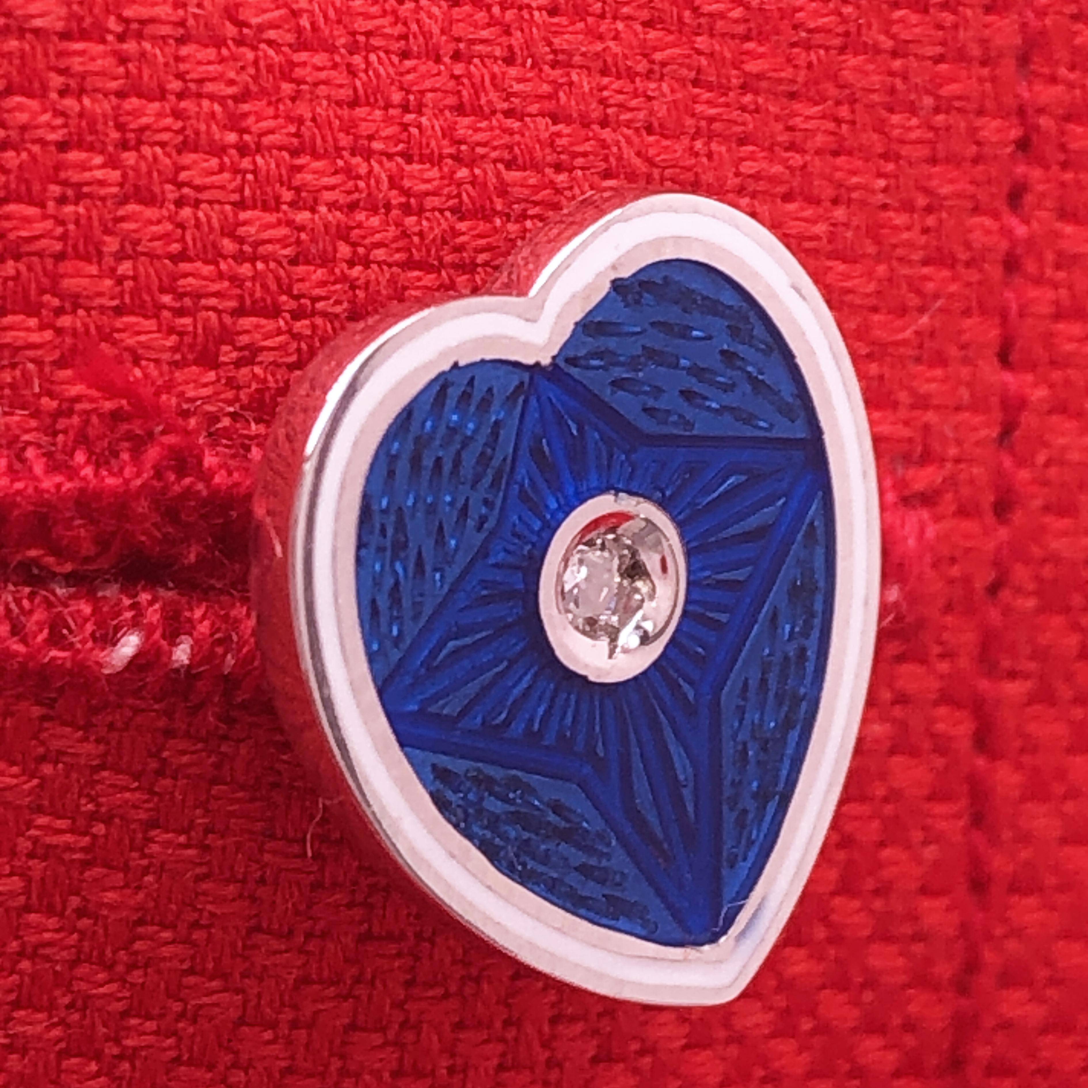 Berca 0.12 Karat White Diamond Blue White Enameled Heart-Shaped Gold Cufflinks For Sale 2
