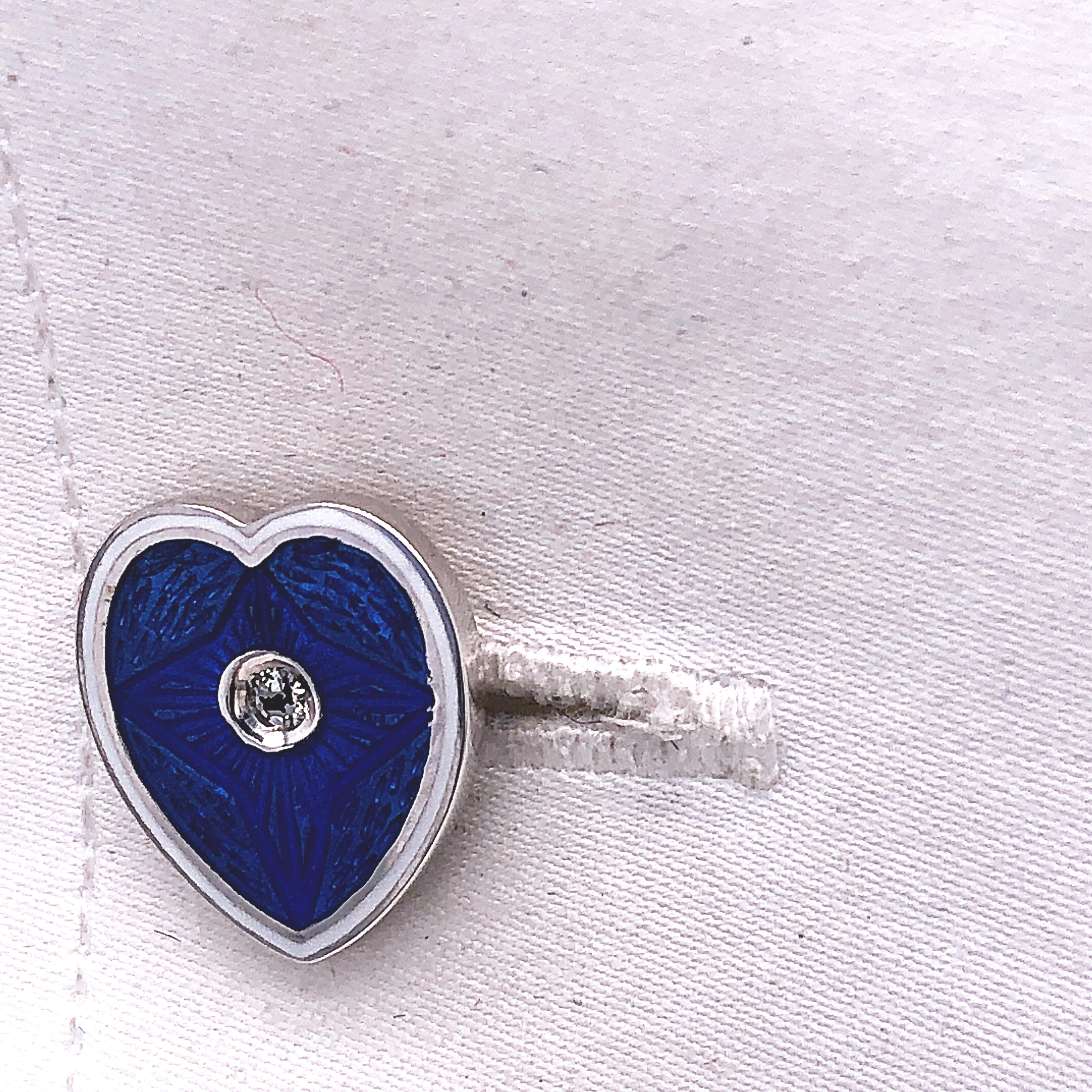 Berca 0.12 Karat White Diamond Blue White Enameled Heart-Shaped Gold Cufflinks In New Condition For Sale In Valenza, IT