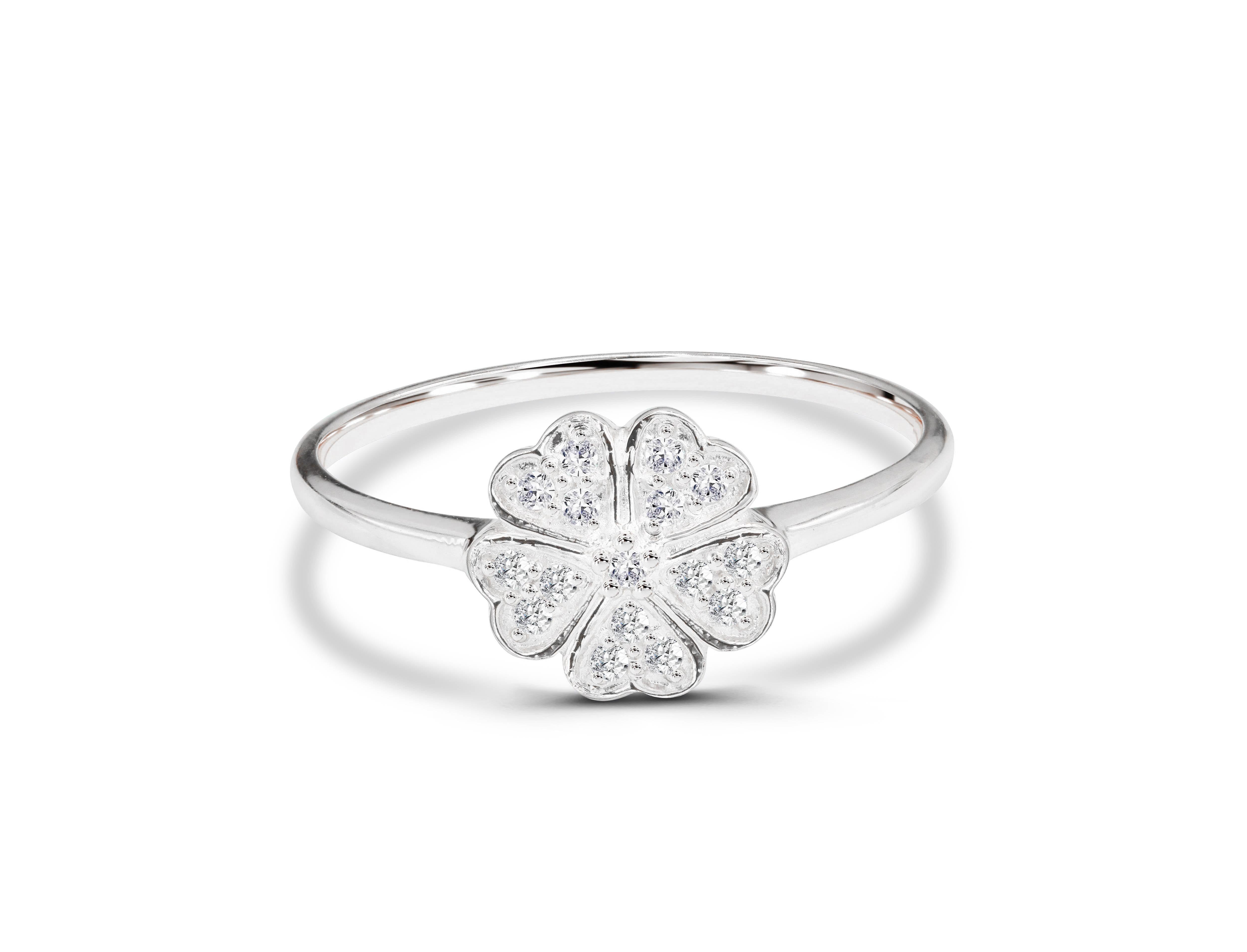 For Sale:  0.12 Ct Diamond Clover Ring in 14K Gold 4
