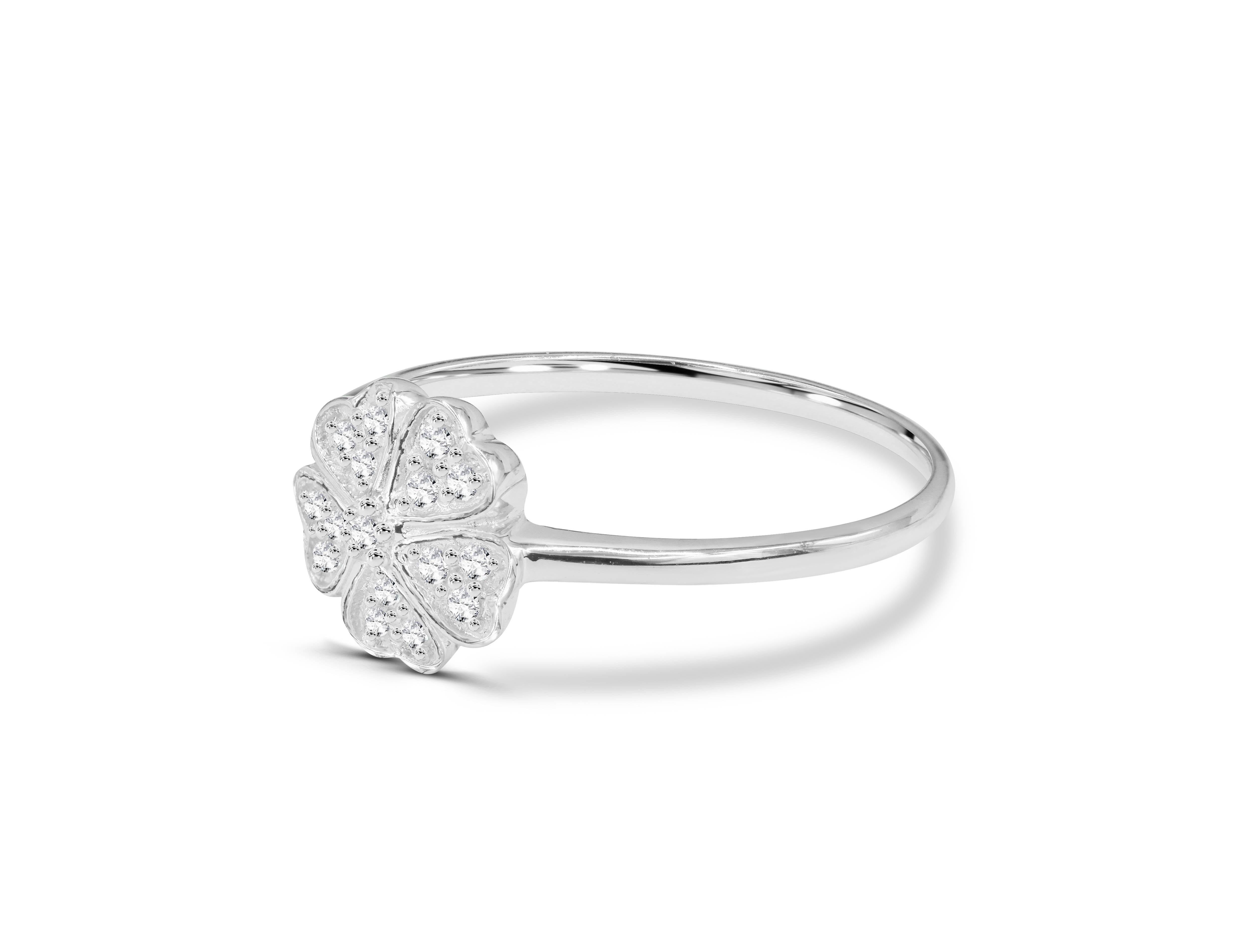 For Sale:  0.12 Ct Diamond Clover Ring in 14K Gold 7