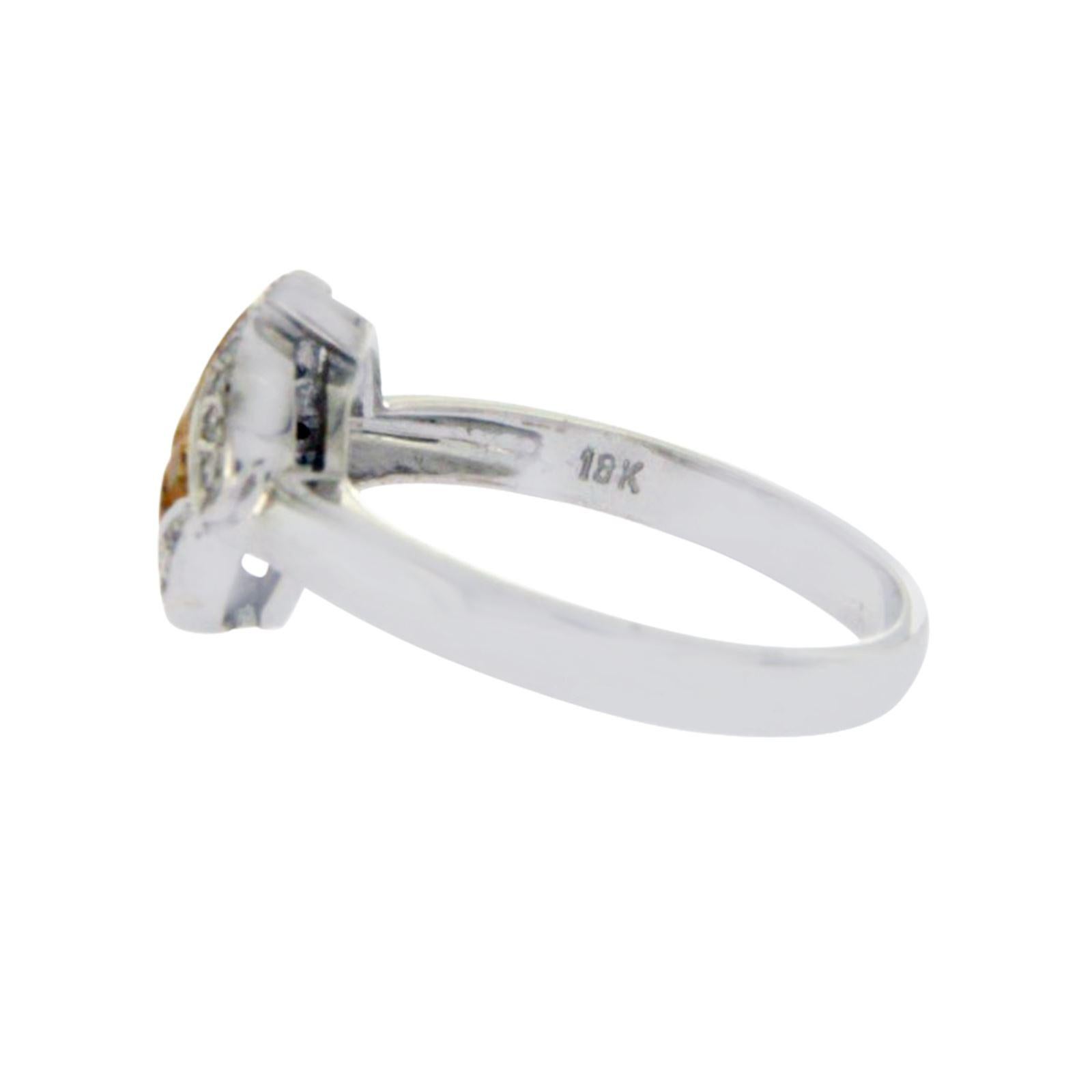 Women's 0.12 Carat Round Diamonds and 1.02 Yellow Sapphire 18 Karat Gold Flower Ring For Sale