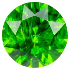 0,12 ct, Granate demantoide ruso facetado verde vivo diminuto