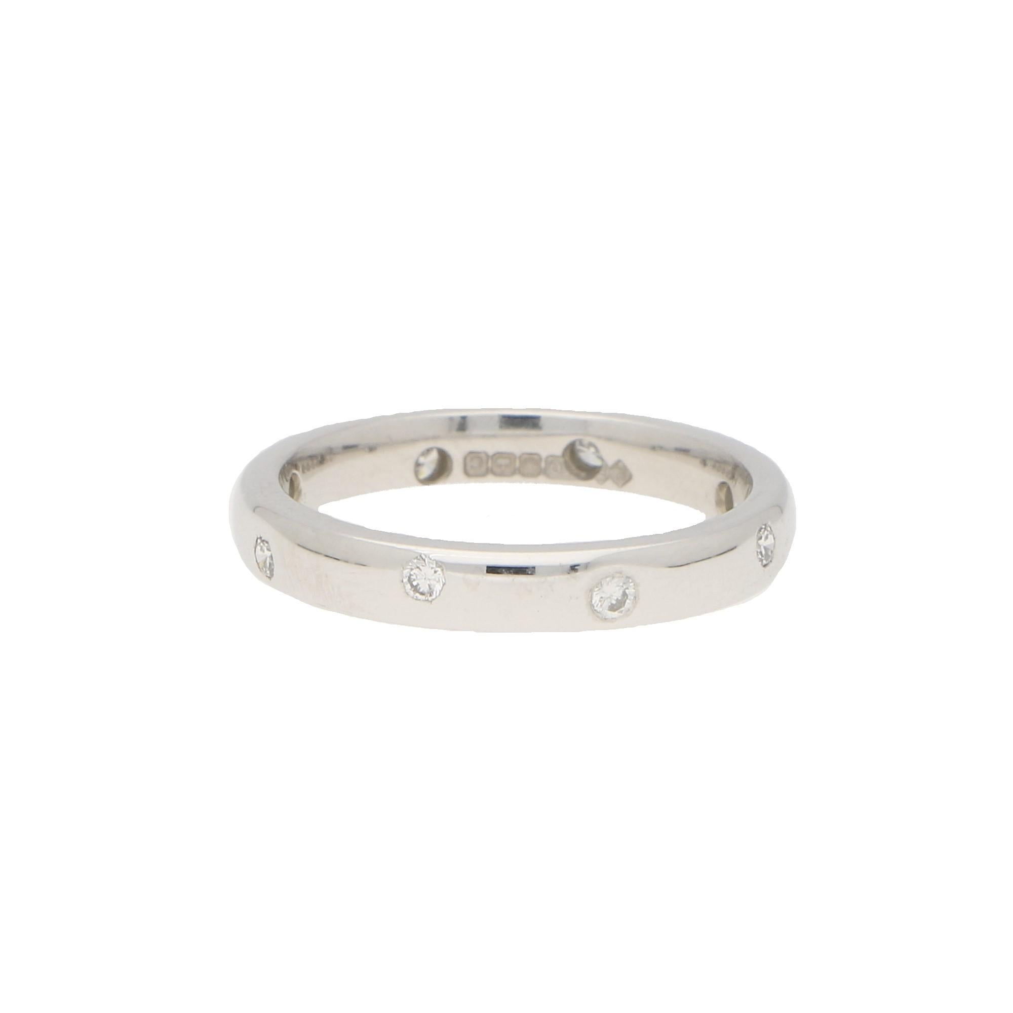 0,12 Karat Diamant Full Eternity Ring in 18 Karat Weißgold gefasst im Zustand „Gut“ im Angebot in London, GB