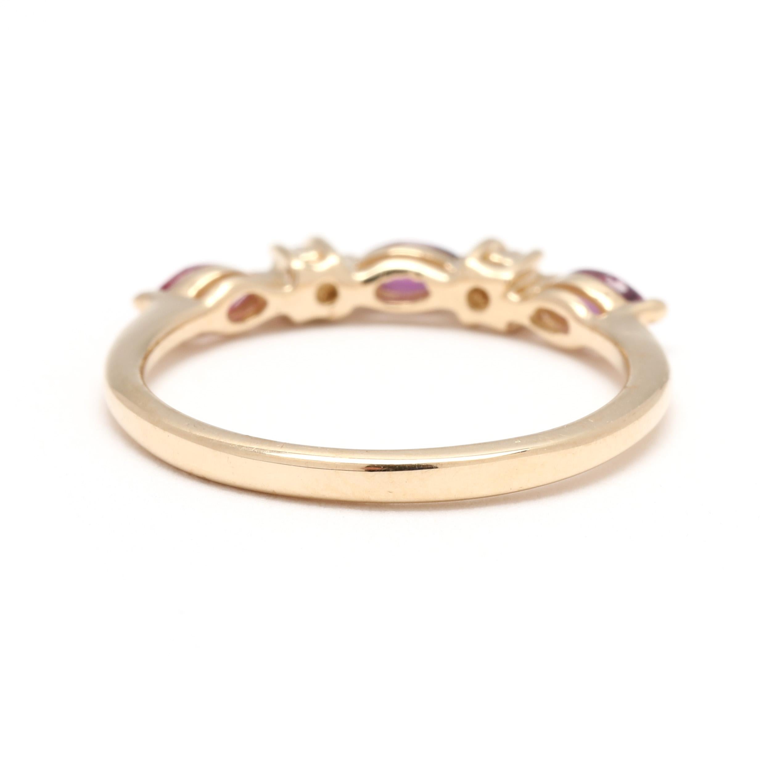 Taille Marquise Bague à anneau en or jaune 14 carats avec diamants et rubis 0,12 carat, taille de bague 5,75 en vente