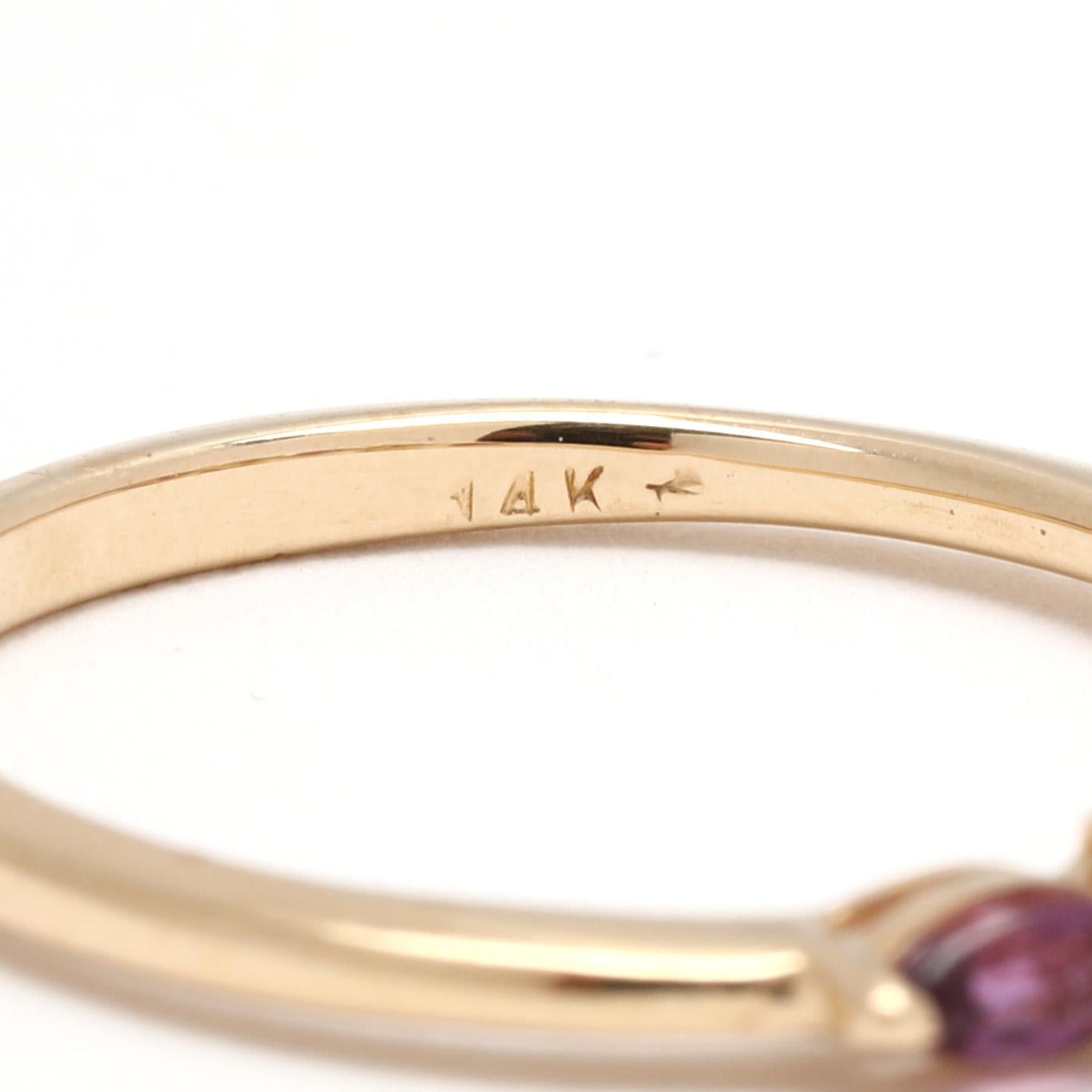 Bague à anneau en or jaune 14 carats avec diamants et rubis 0,12 carat, taille de bague 5,75 Unisexe en vente