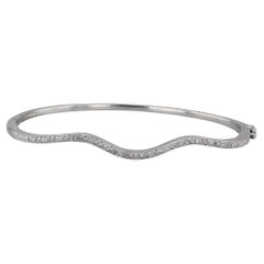 Armreif mit 0,12 Karat Diamanten und konturen Armreif aus 18 Karat Weißgold 7"