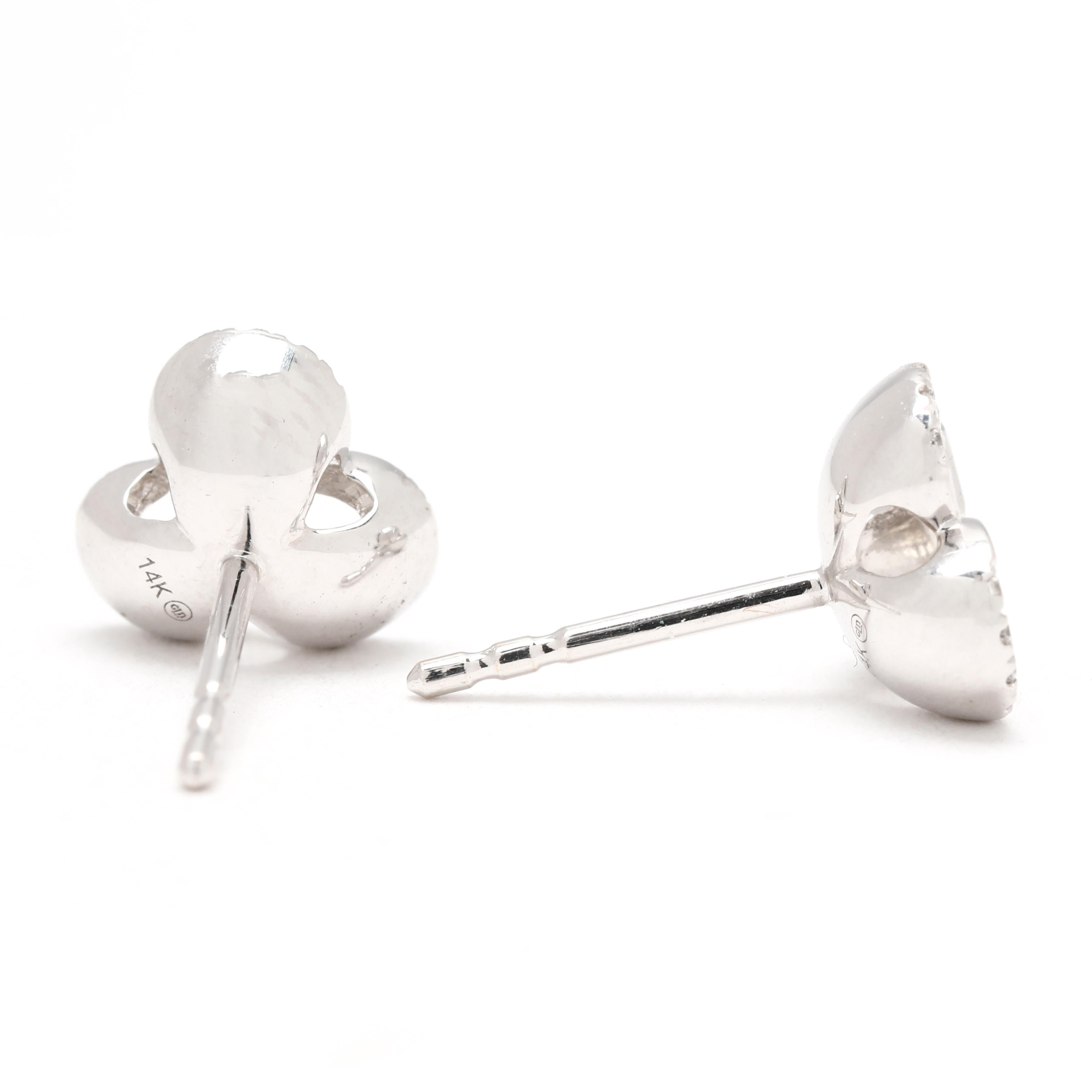 Pietre:
diamanti, 30 pietre
taglio rotondo brillante
.9 mm
circa .12 carati totali
Colore G-H / purezza VS2-SI1

Lunghezza: 8,15 mm

Peso: 1,2 dwts / 1,8 grammi

Timbri: 