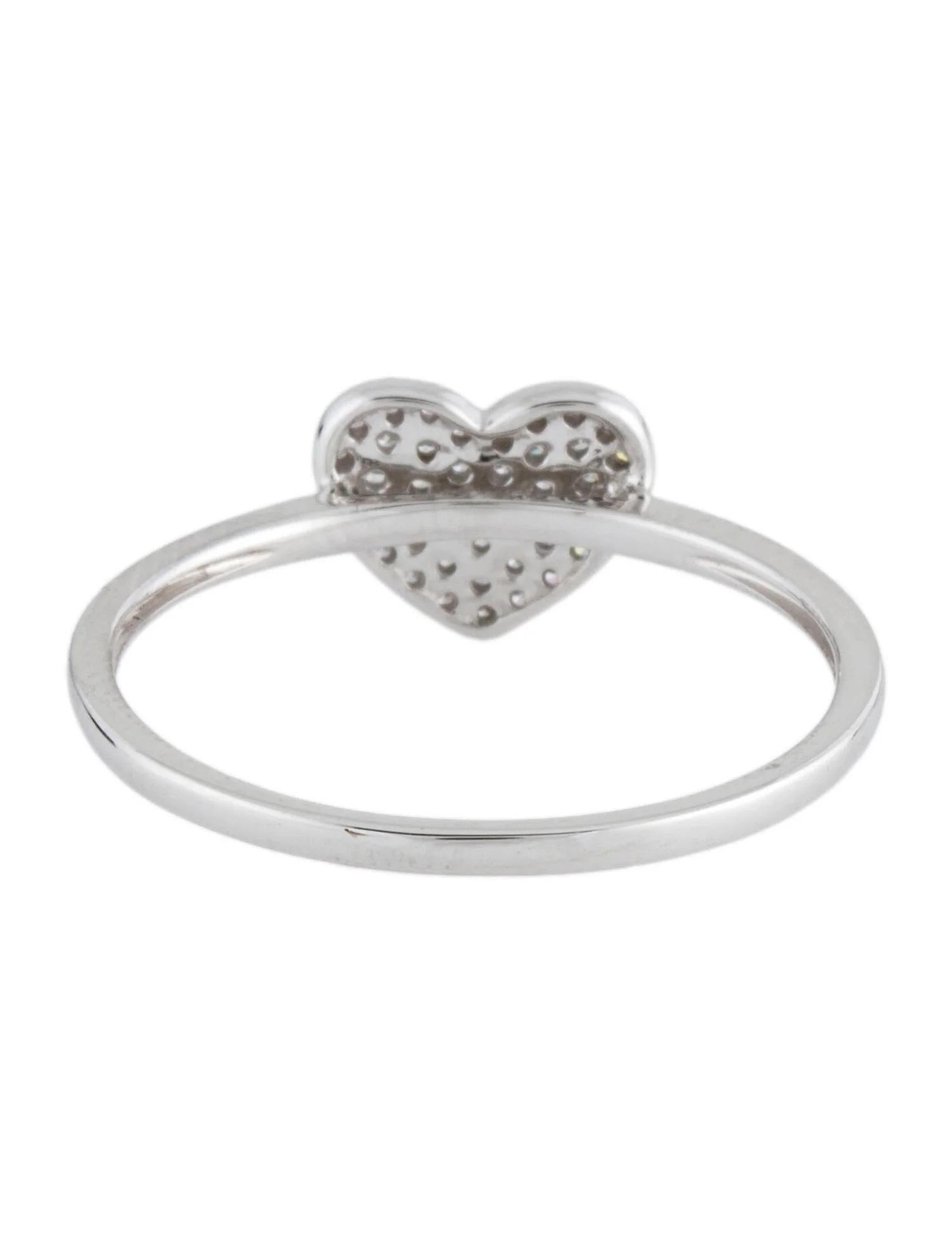Round Cut 0.13 Carat Diamond Heart Cluster White Gold Fashion Ring For Sale