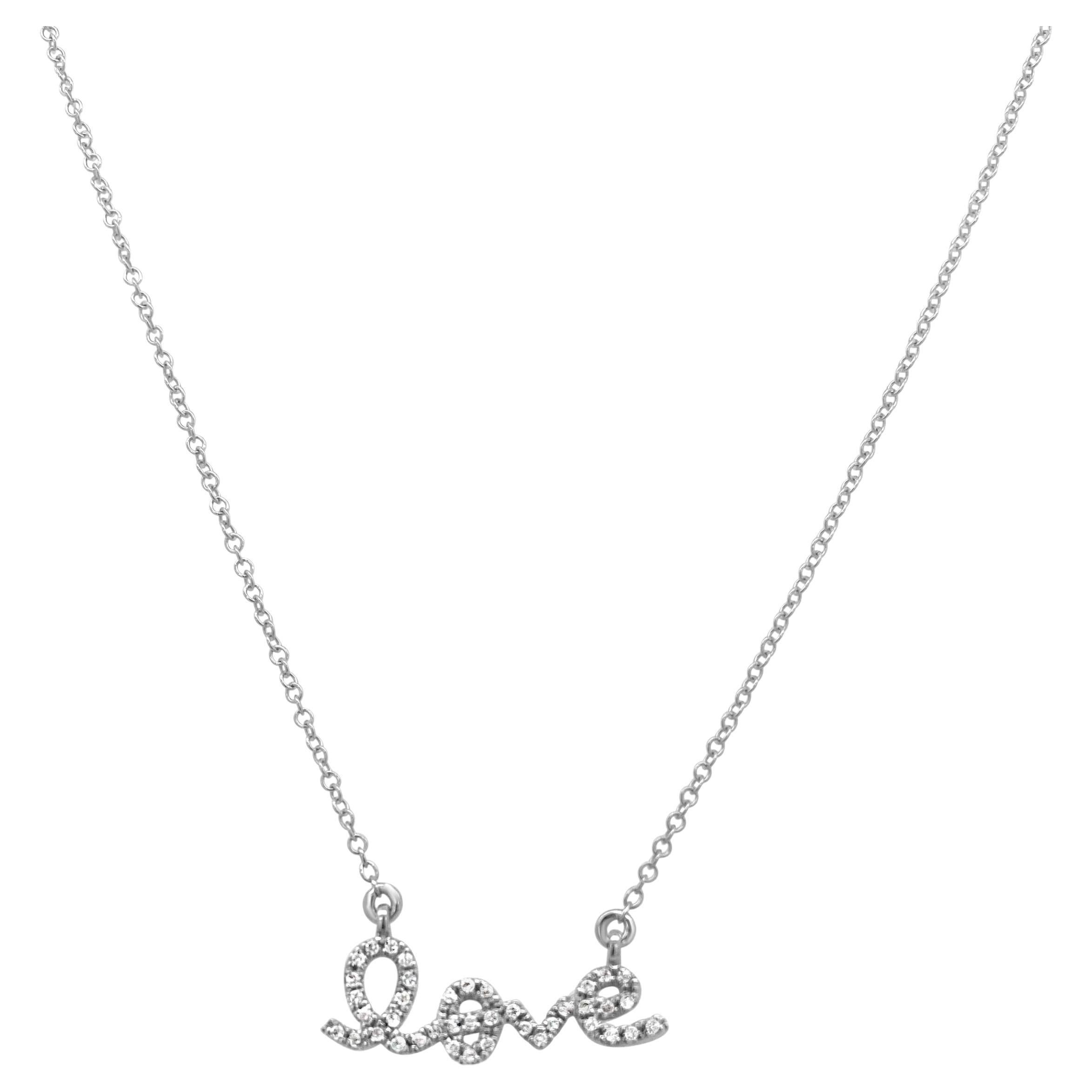 Questo ciondolo con diamante è un accessorio straordinario e senza tempo che può aggiungere un tocco di glamour e raffinatezza a qualsiasi abbigliamento. Questo splendido gioiello è caratterizzato da diamanti abbaglianti che brillano e catturano la