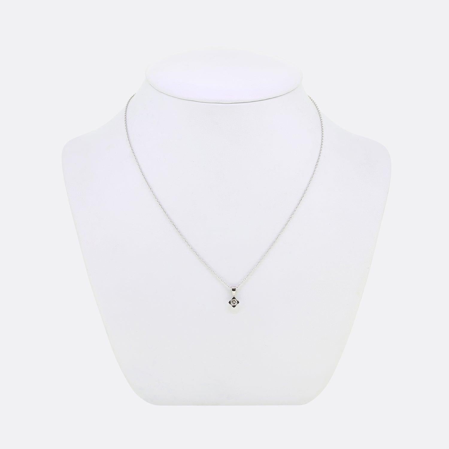 Collier pendentif solitaire en diamants de 0.13 carat Bon état - En vente à London, GB