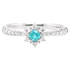 Bague en platine sertie de tourmaline Paraiba brésilienne naturelle de 0,13 carat et diamants