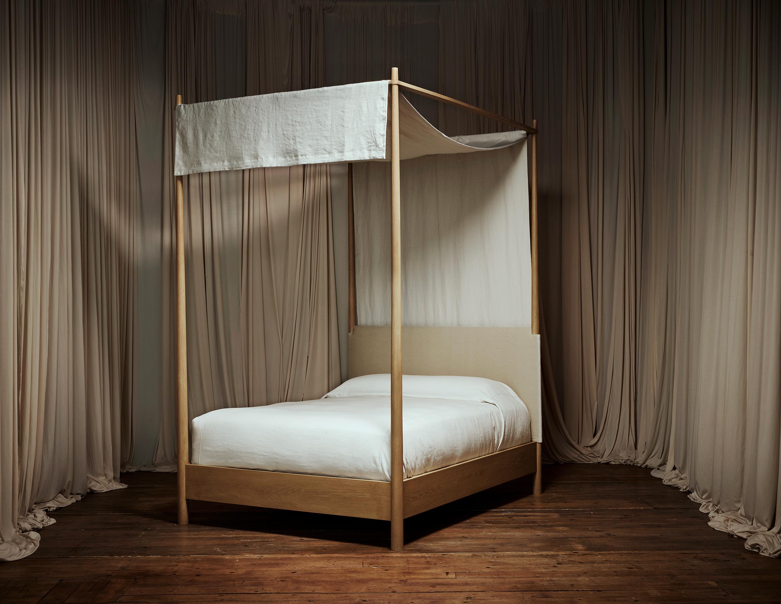 013 Monarch - Queen - Eiche - Leinen oder Samt im Angebot 3